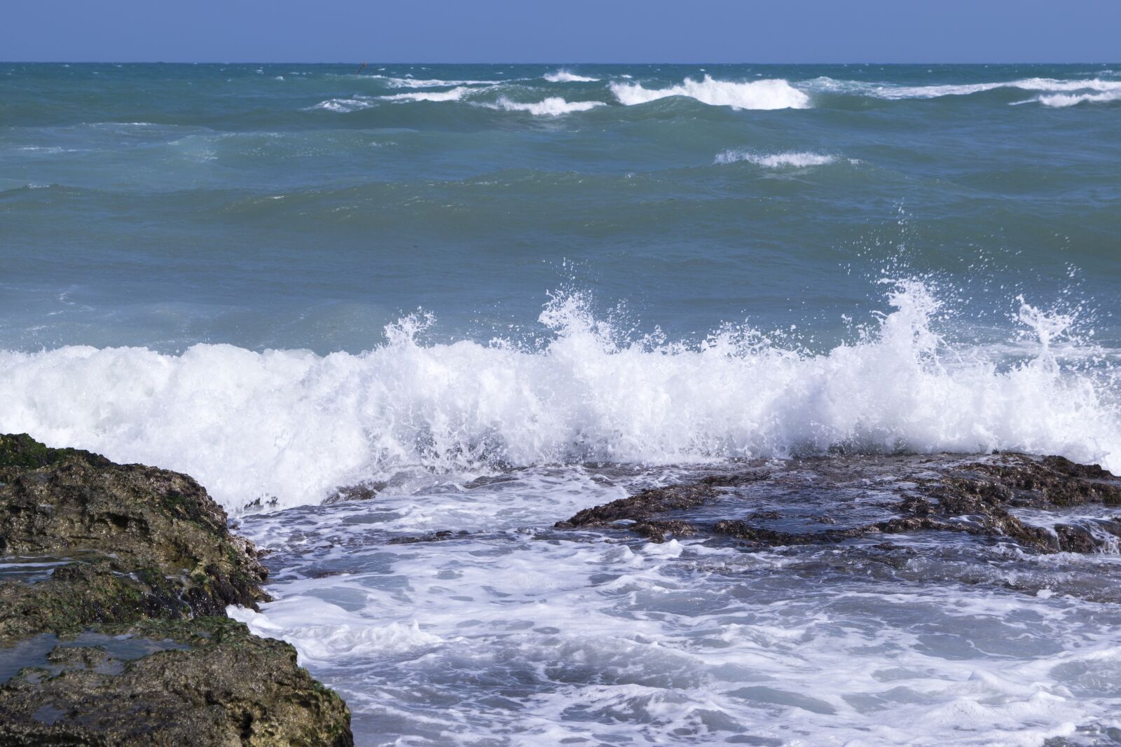 Nikon D5300 sample photo. Sea, waves, rocks photography