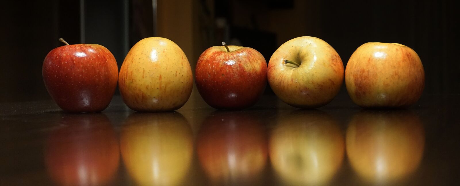 Sony a6000 sample photo. Apples, fruit, red apple photography