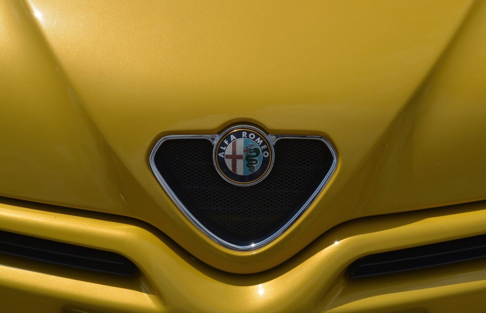 Nikon D5200 sample photo. Yellow car, bonnet, hood photography