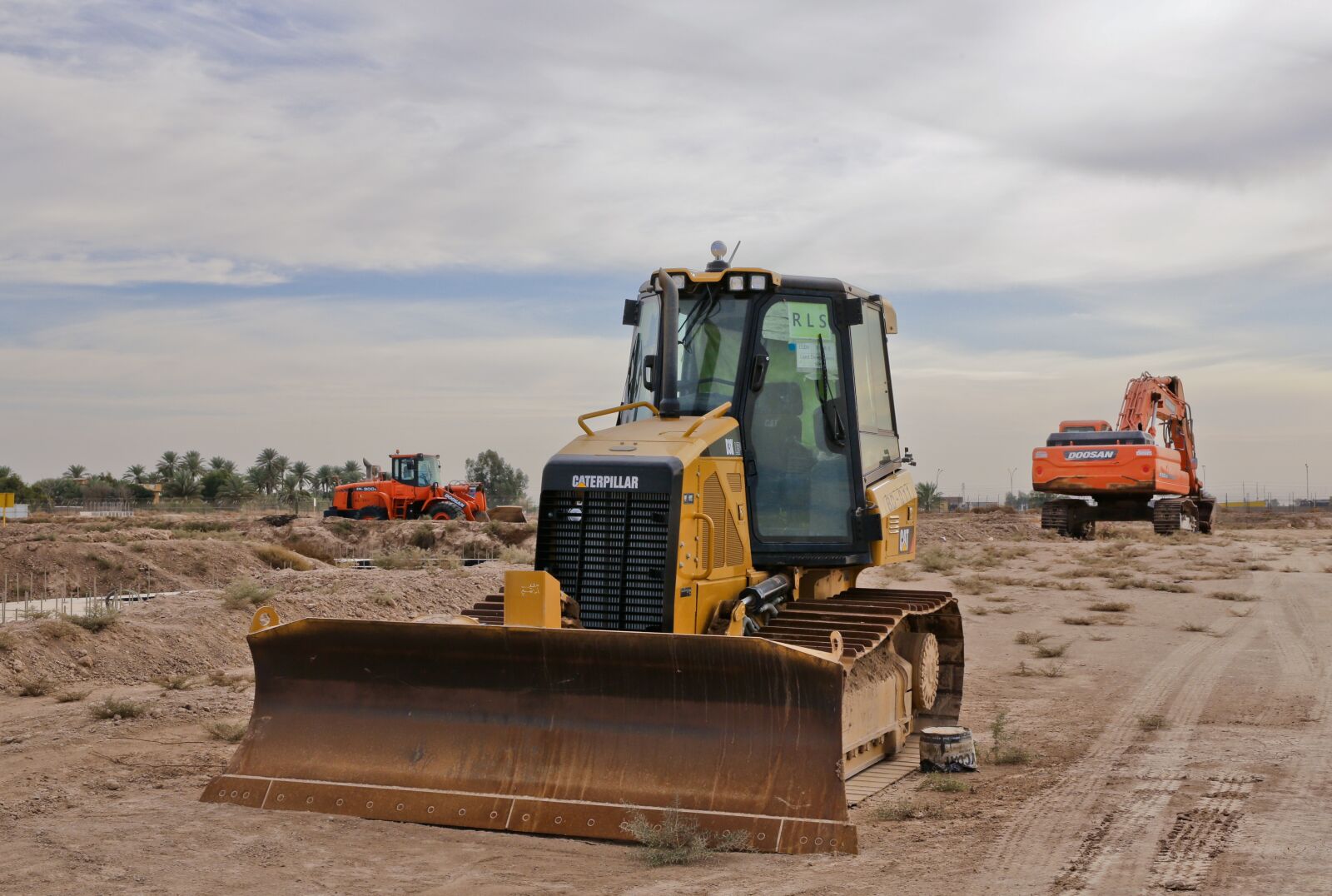 Canon EF 24-70mm F2.8L II USM sample photo. Excavation, work, equipment photography