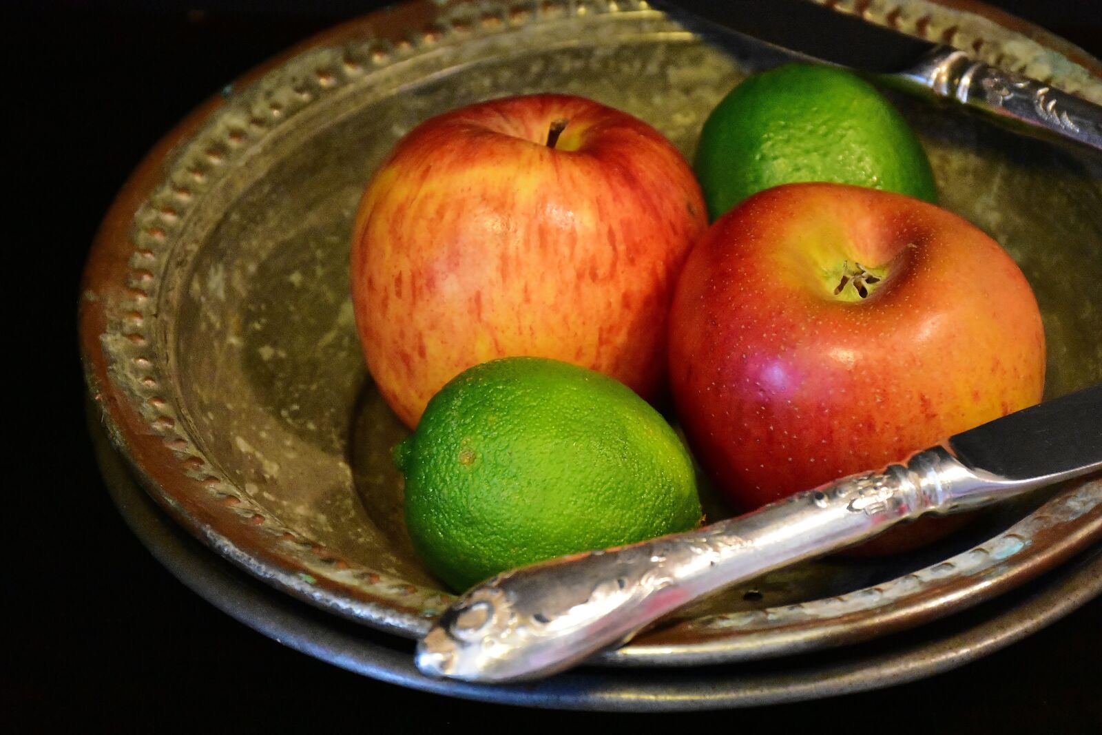 Nikon D7200 sample photo. Apple, lime, fruits photography