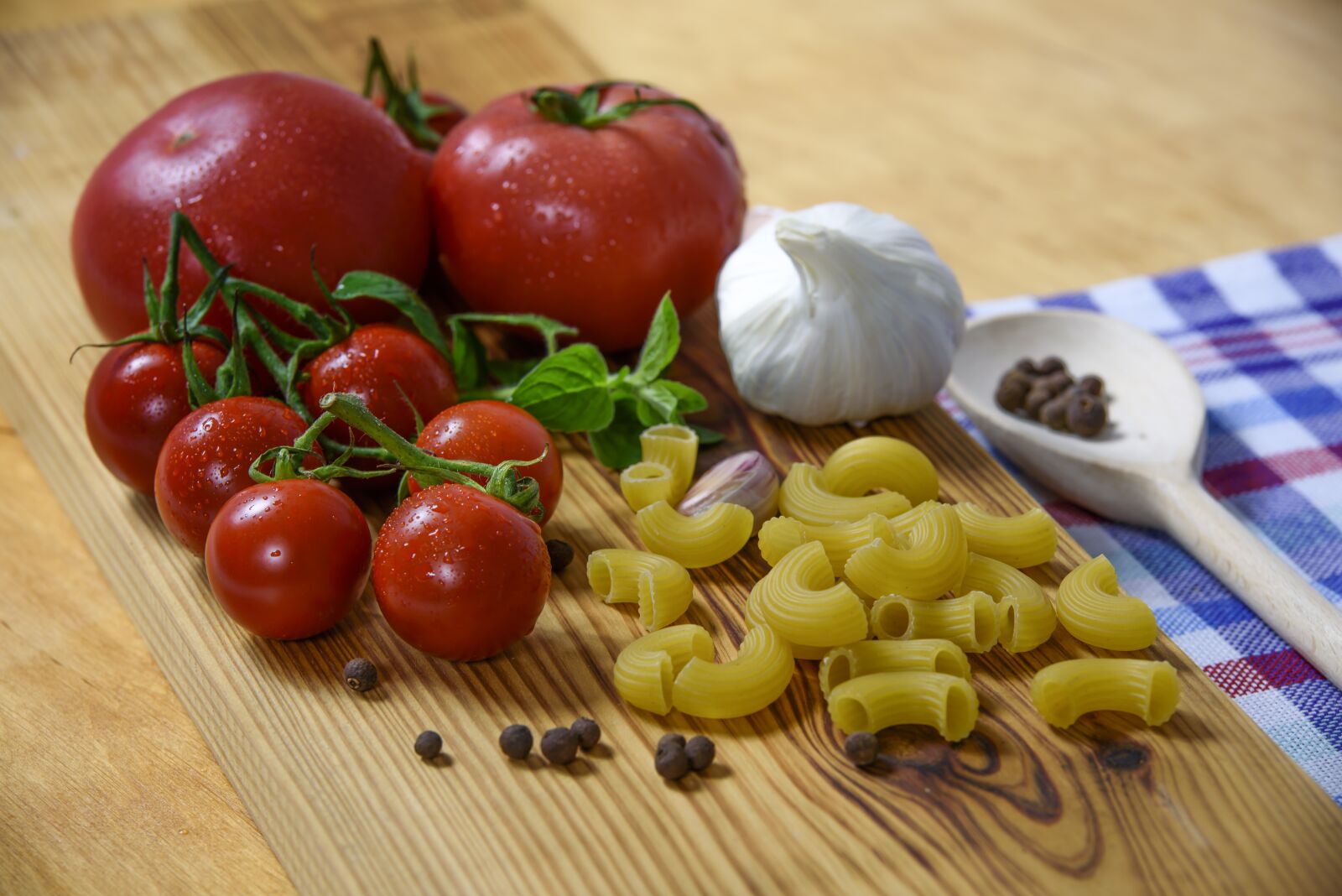 Nikon D750 sample photo. Italian cuisine, tomato, pasta photography