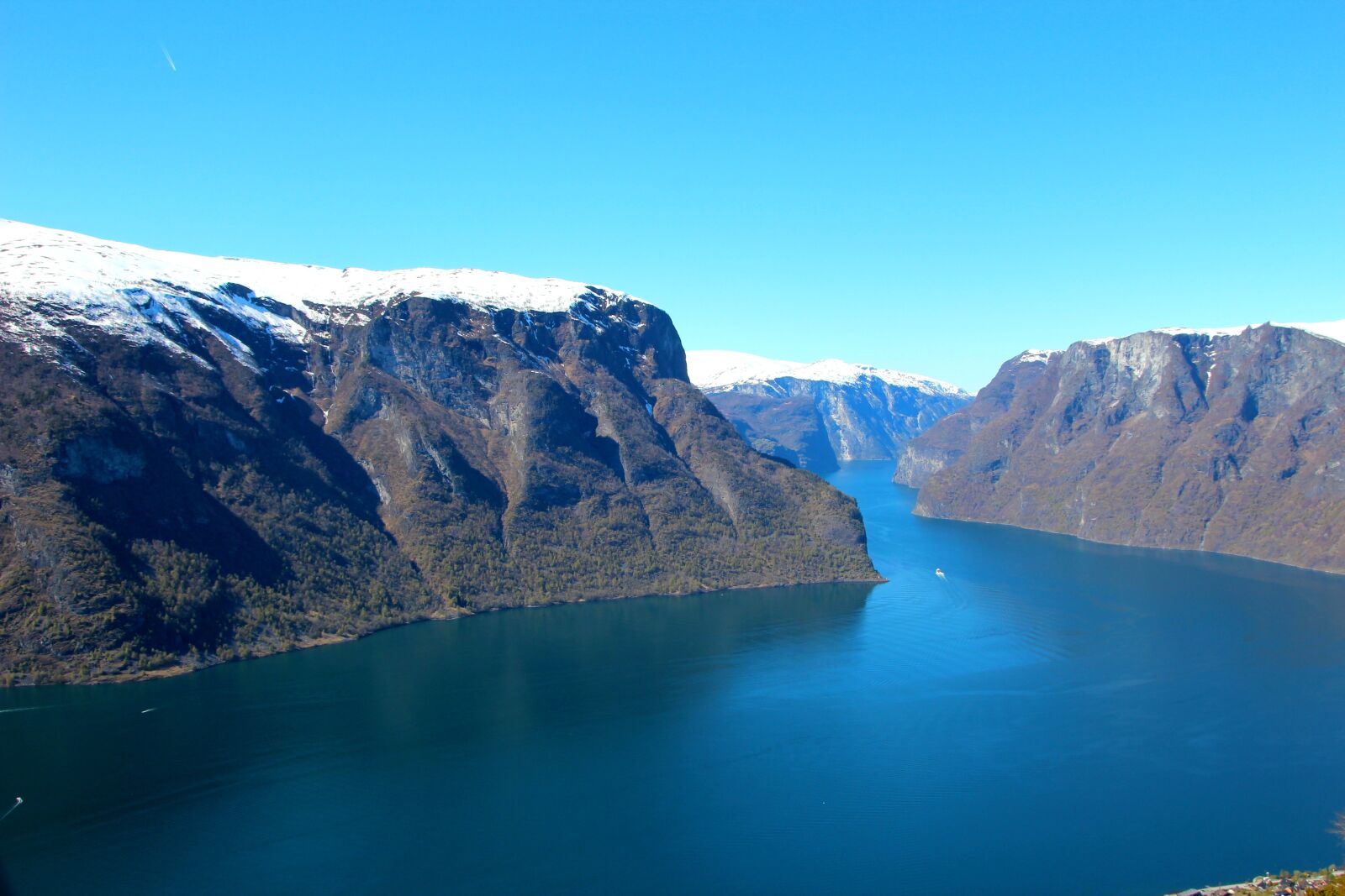 Canon EOS 600D (Rebel EOS T3i / EOS Kiss X5) sample photo. Nature, norway, mountain photography