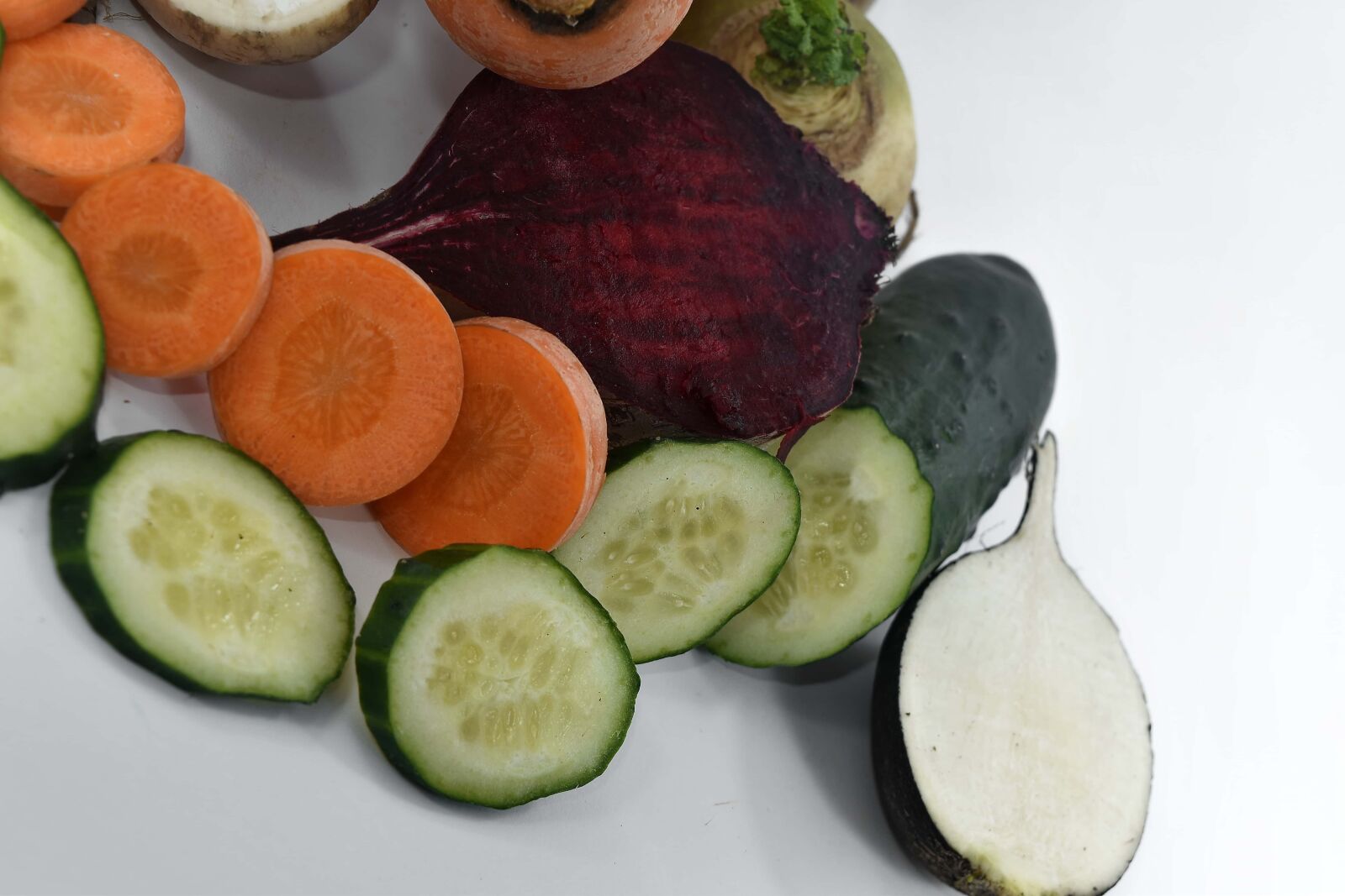 Nikon D5500 sample photo. Beetroot, carrot, radish, roots photography