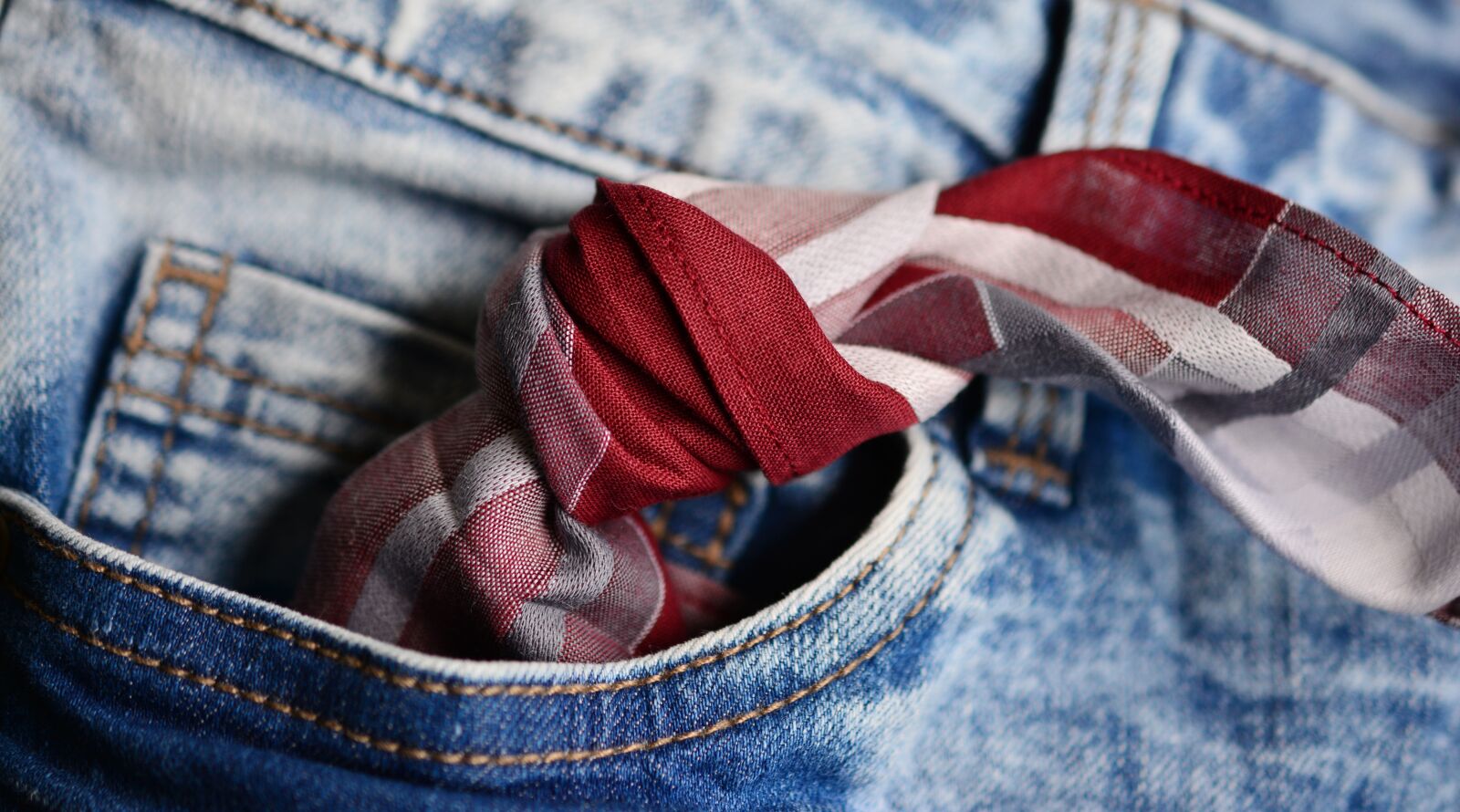 Nikon D5200 sample photo. Pocket, handkerchief, knot photography