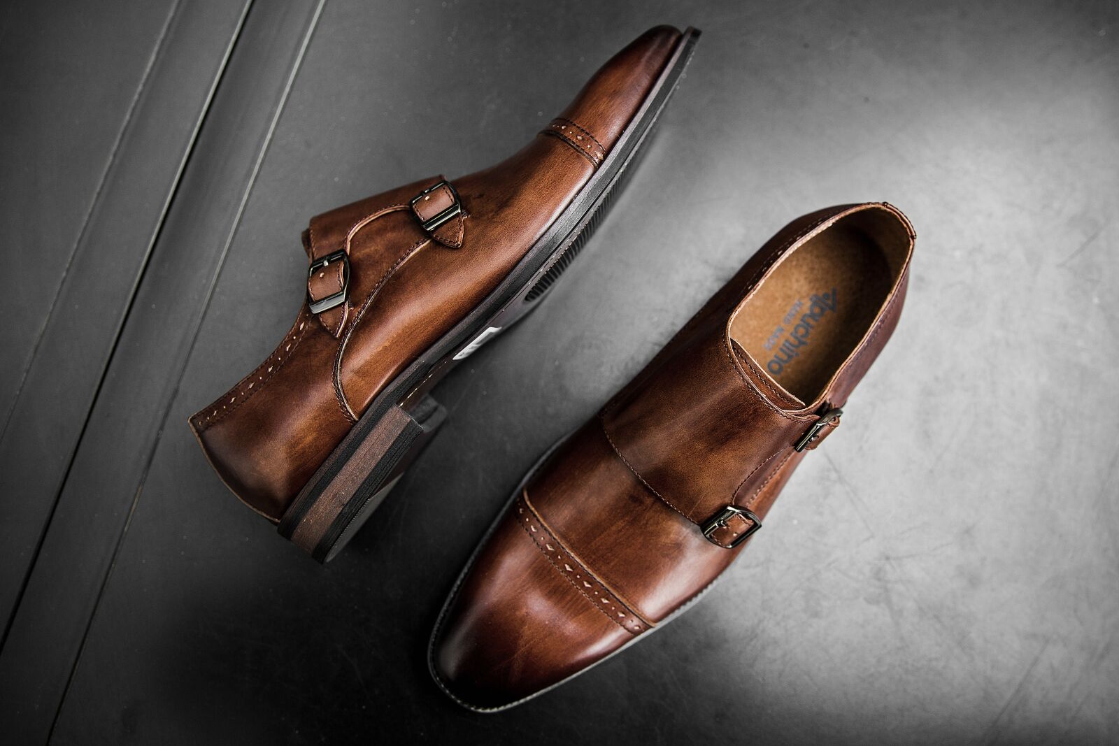 Canon EF 24-70mm F2.8L II USM sample photo. Shoes men, shoe, shine photography