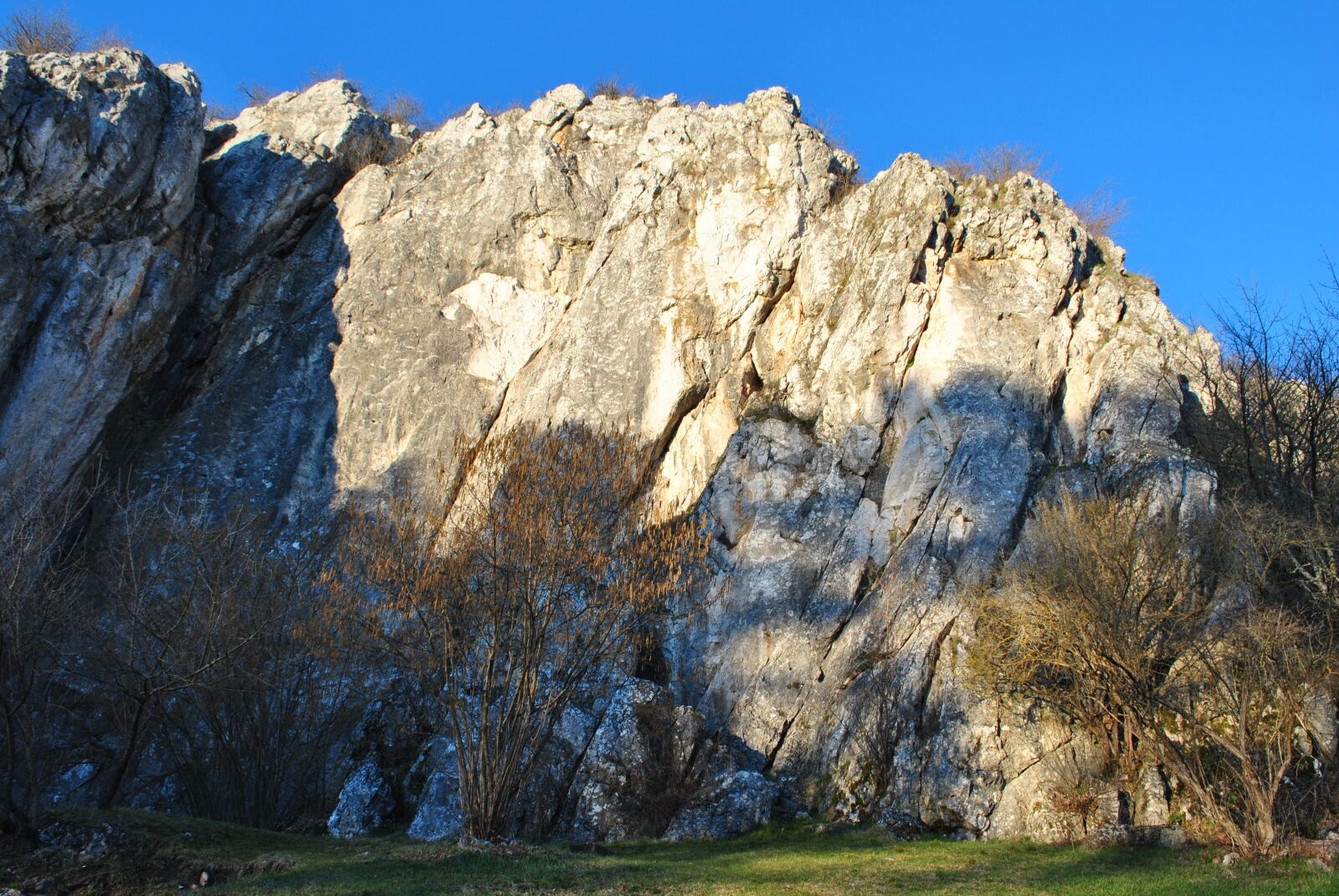 Nikon D3000 sample photo. Cliff, stones, landscape photography