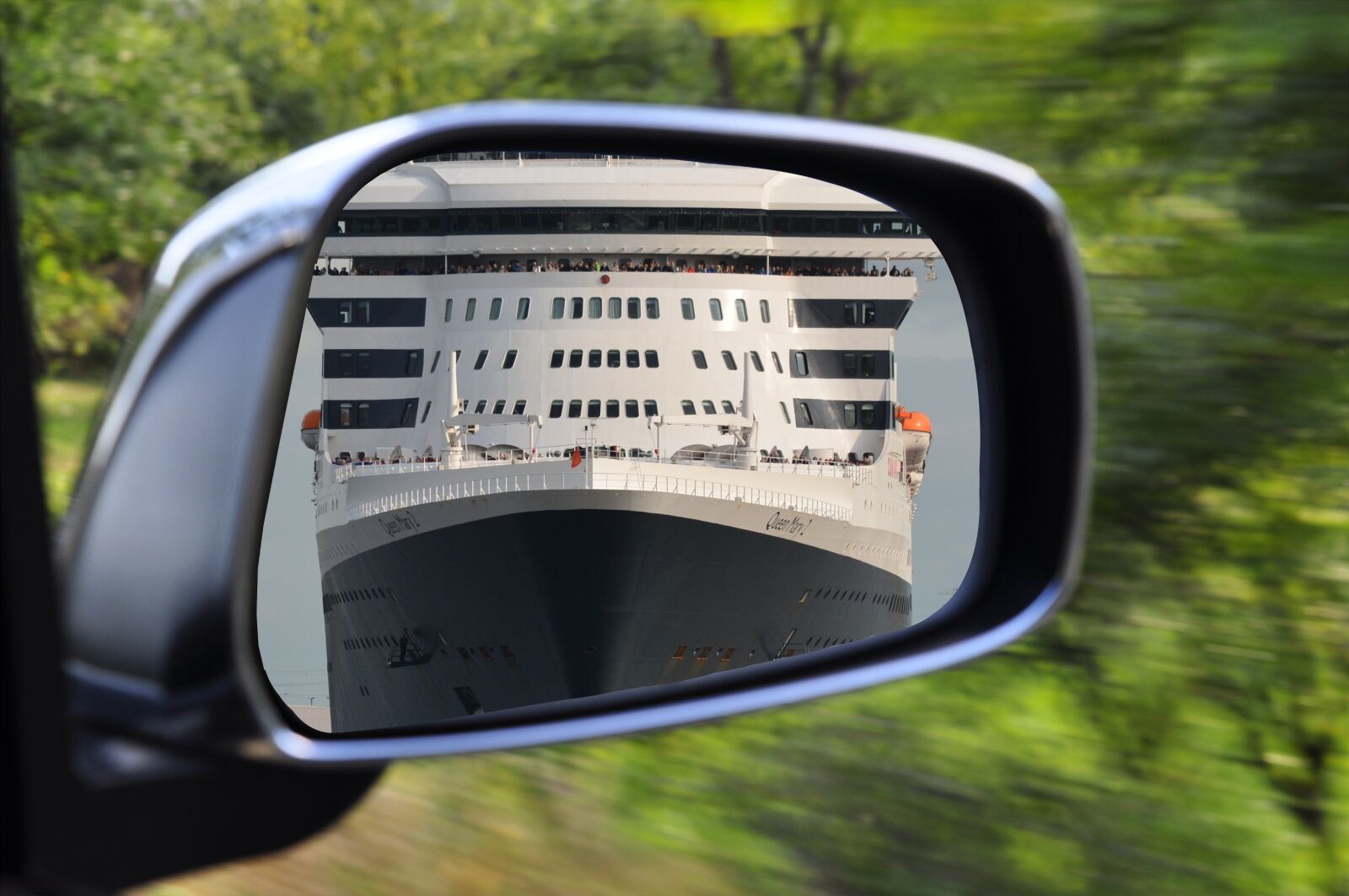 Nikon D90 sample photo. Humor, deception, assembly photography
