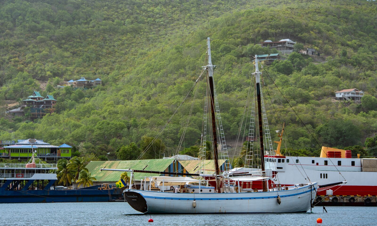 Nikon D750 sample photo. Yacht, becquia, paradise photography