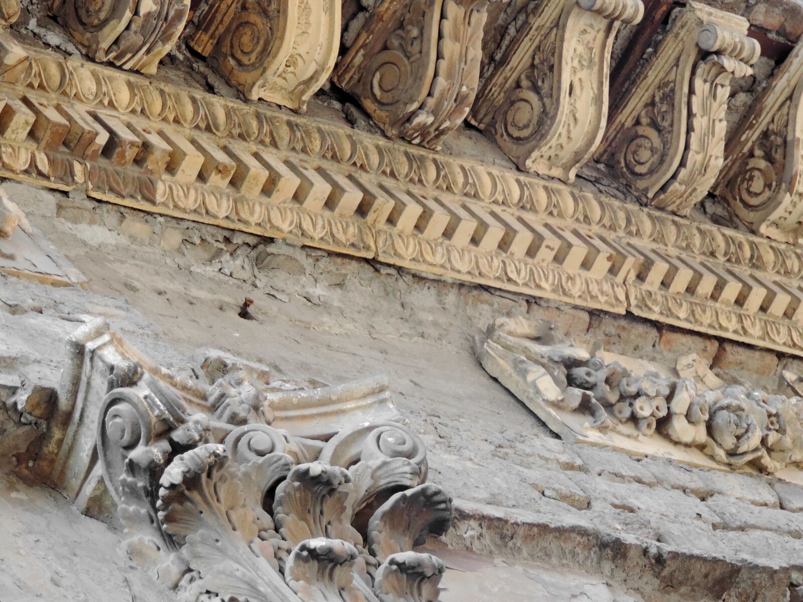 Nikon Coolpix P520 sample photo. Abandoned, archaeology, heritage, relief photography