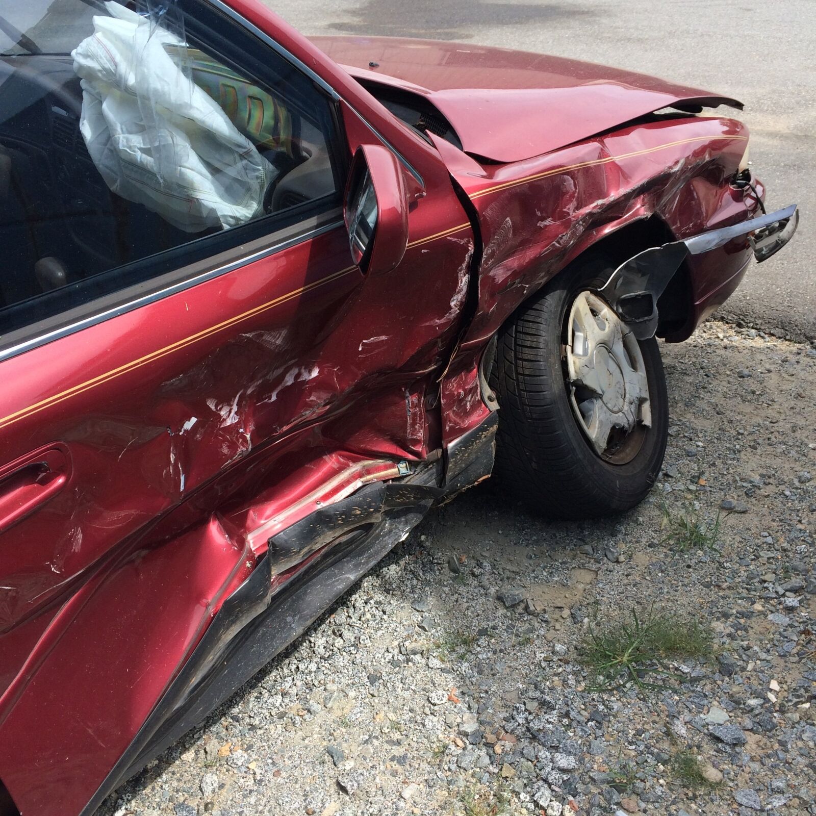 iPhone 5s back camera 4.15mm f/2.2 sample photo. Car accident, totalled, car photography