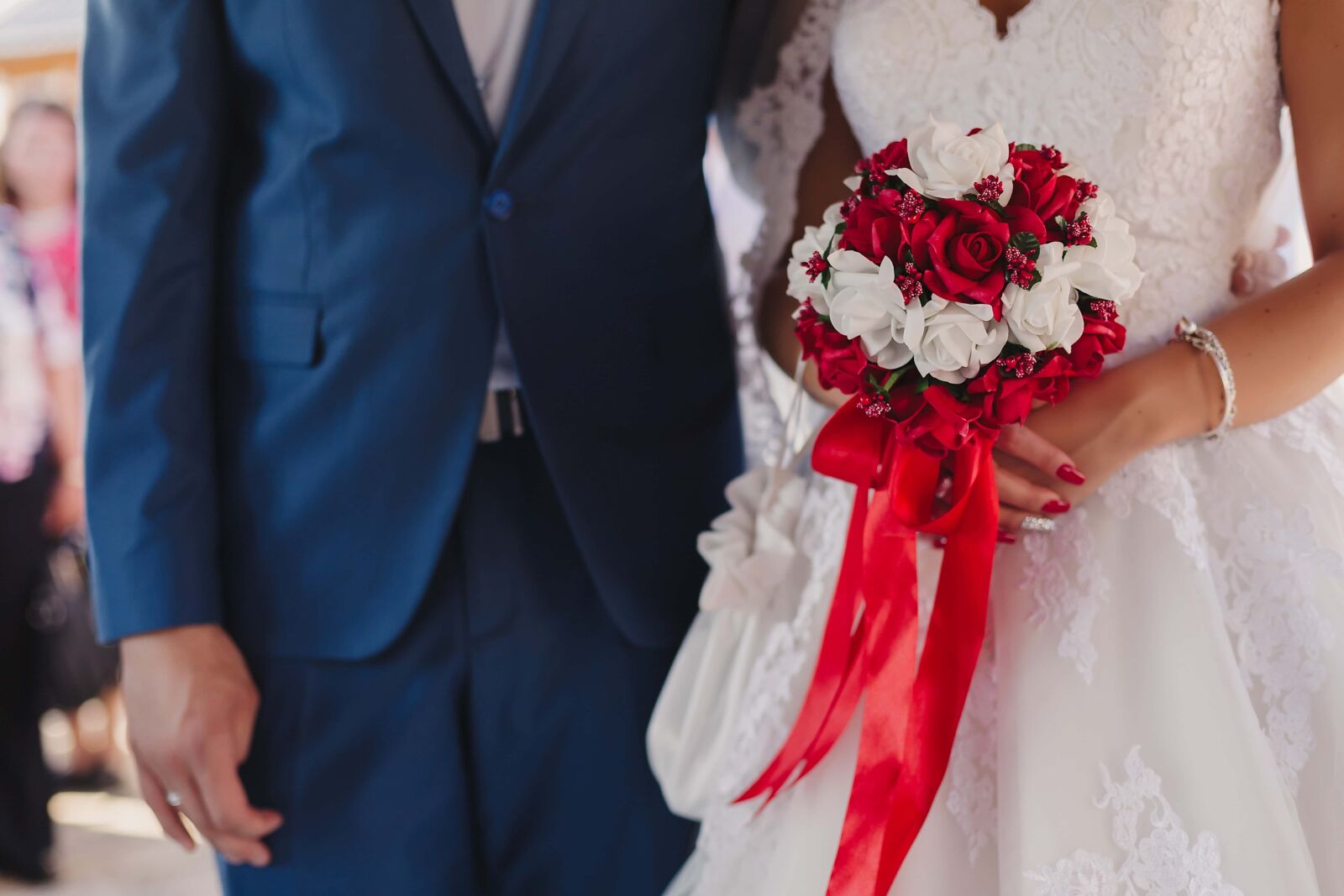 Canon EF 50mm F1.4 USM sample photo. Wedding bouquet, marriage, couple photography