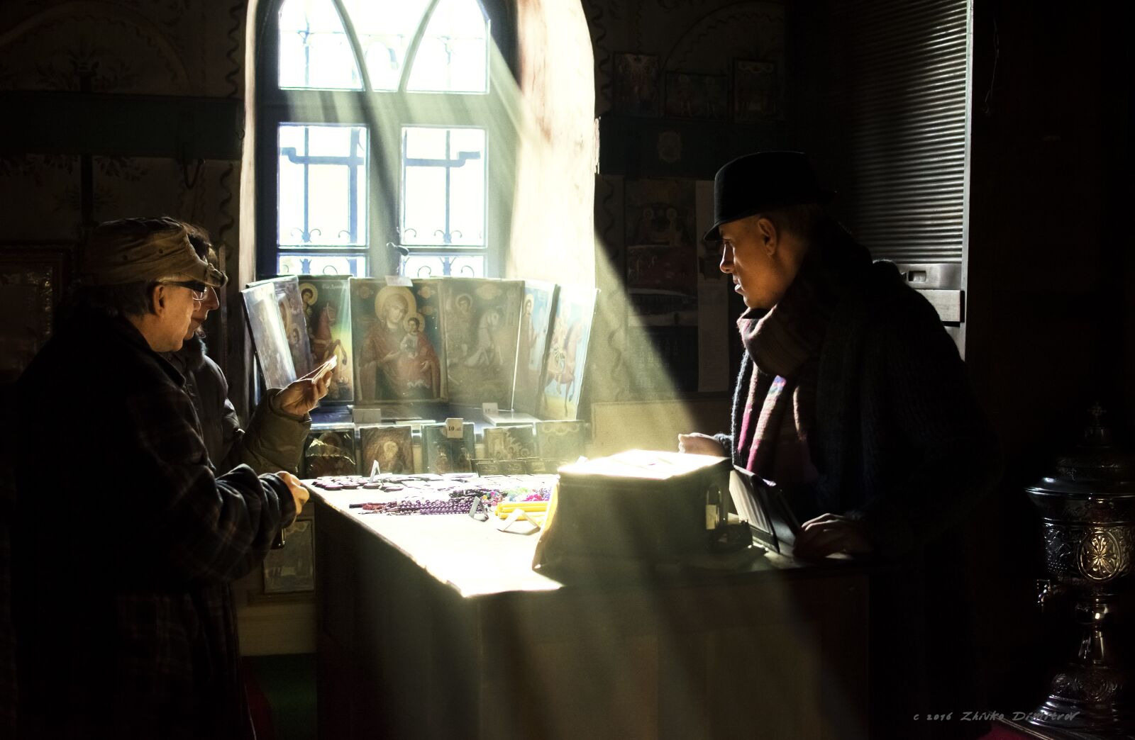 Nikon D5200 sample photo. Light, mystique, books photography