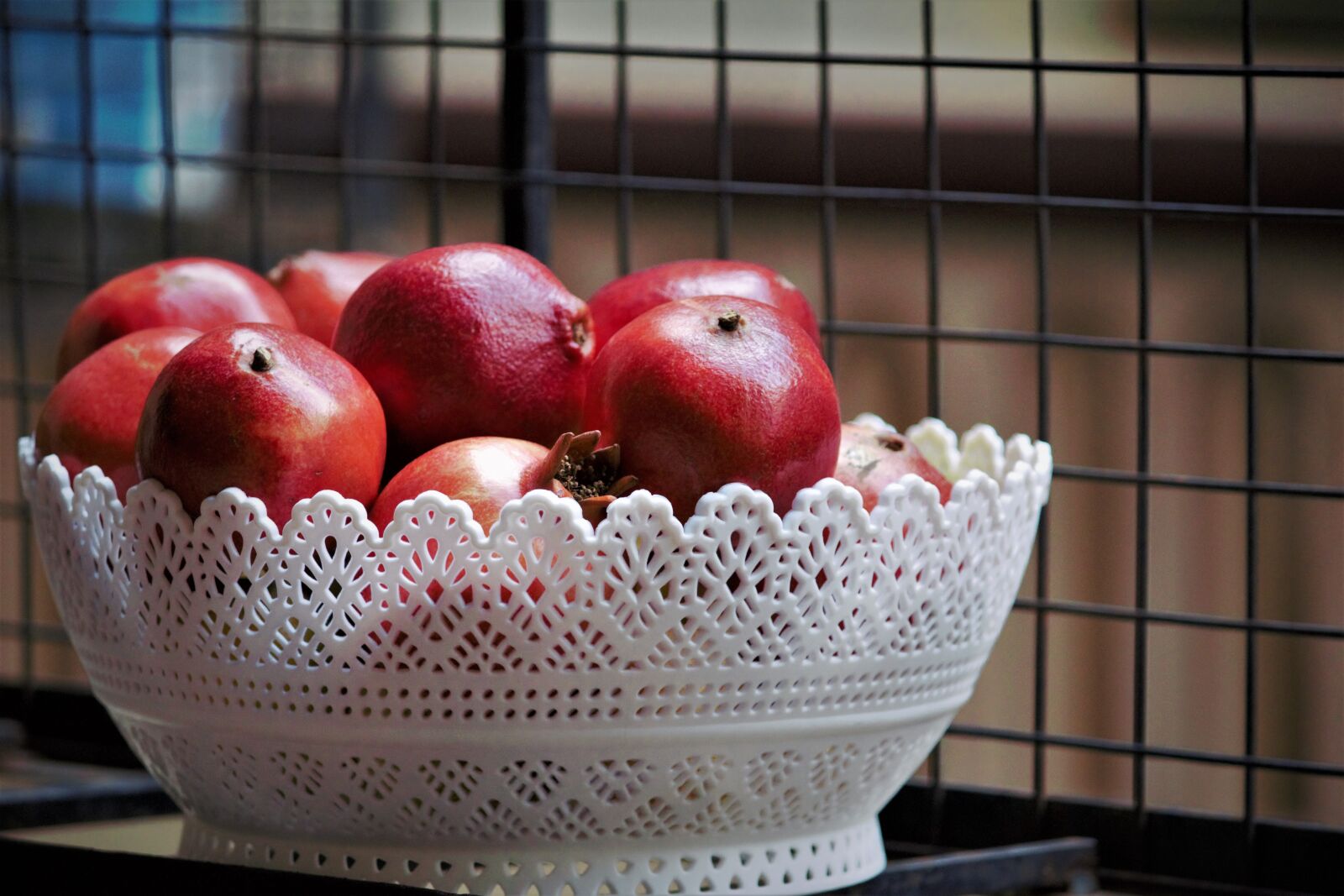 Canon EOS 700D (EOS Rebel T5i / EOS Kiss X7i) sample photo. Fruits, pomegranate, fruit photography