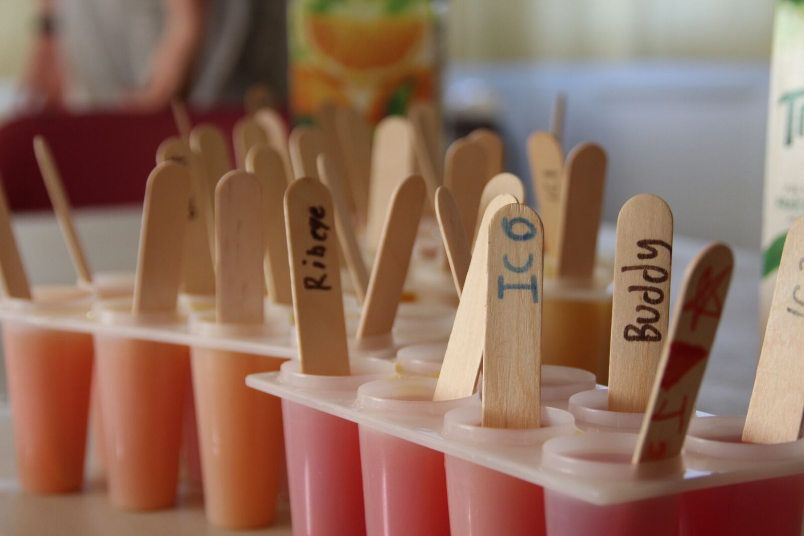 Canon EOS 700D (EOS Rebel T5i / EOS Kiss X7i) sample photo. Popsicle, summer heat, fun photography