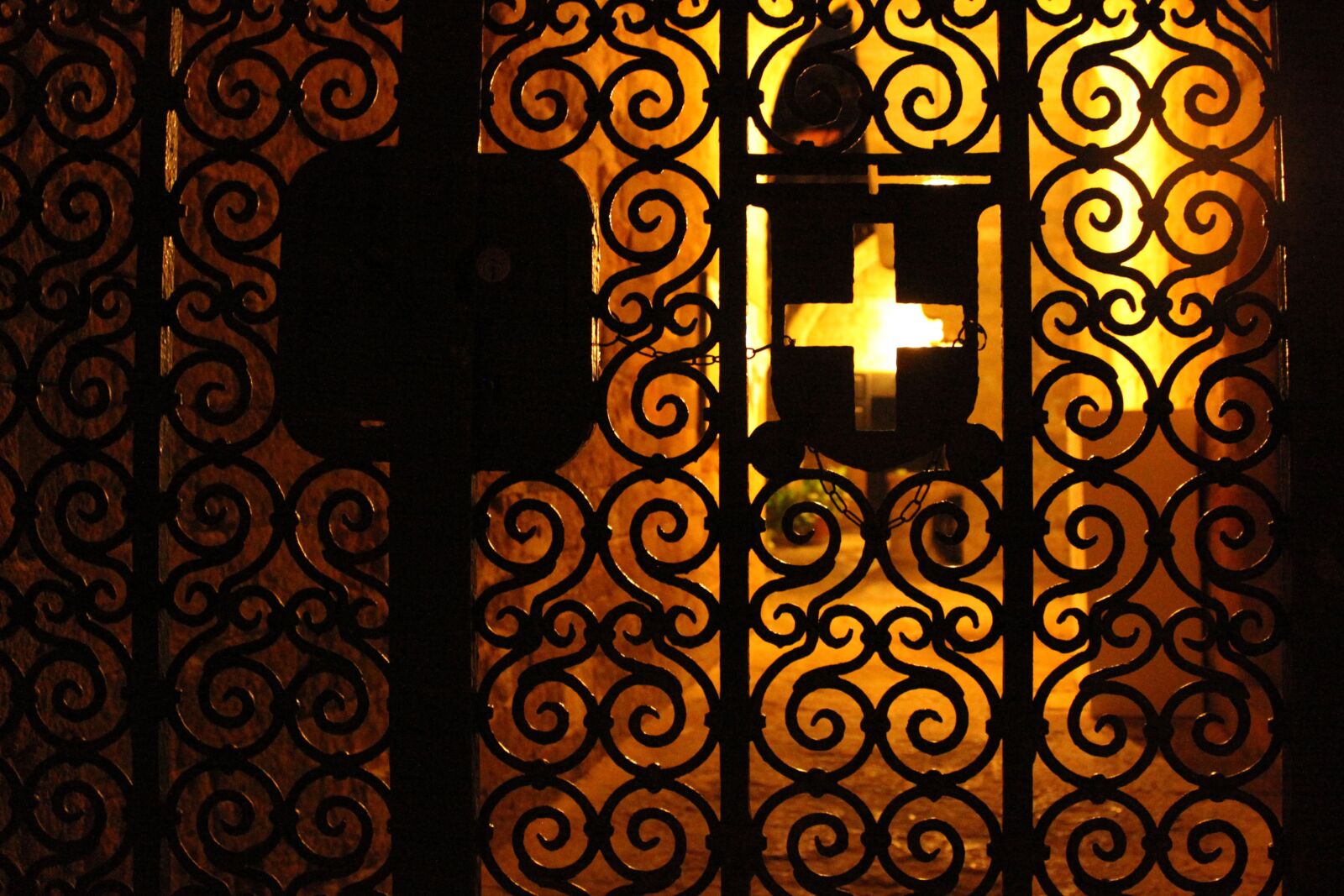 Canon EOS 5D Mark II sample photo. Cross, light, old photography