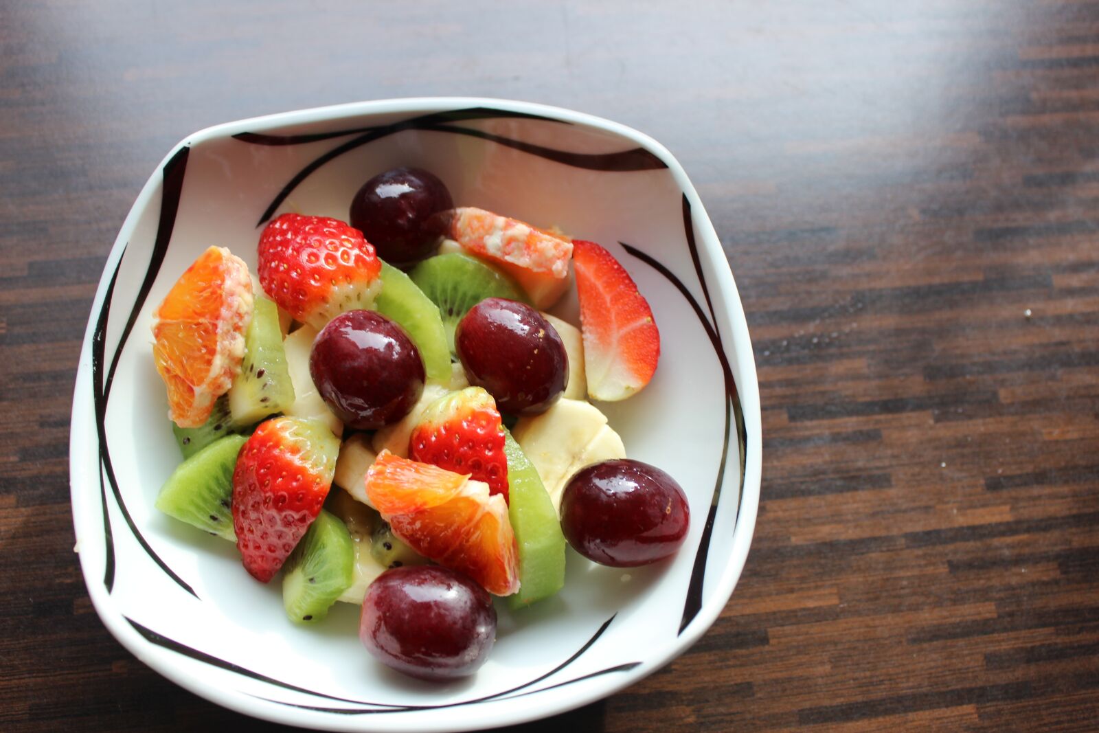 Canon EOS 600D (Rebel EOS T3i / EOS Kiss X5) sample photo. Fruit, fruit salad, raw photography