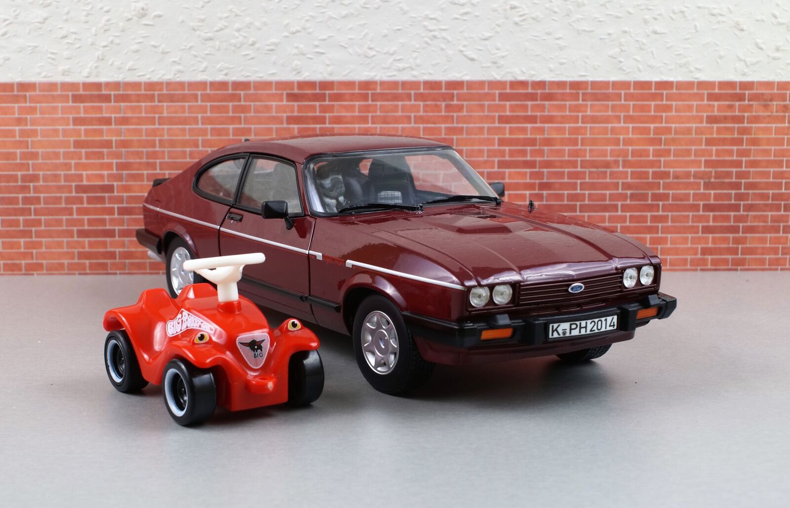 Sony DT 18-70mm F3.5-5.6 sample photo. Model car, ford, ford photography