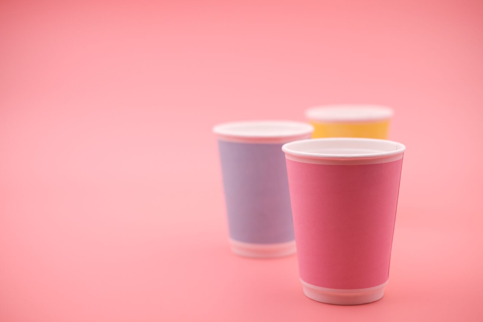 Fujifilm X-T2 + Fujifilm XF 35mm F2 R WR sample photo. Cup, disposable cups, coffee photography