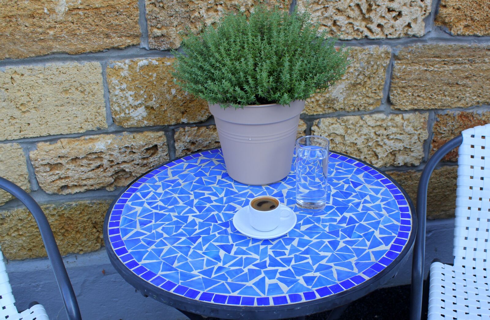 Canon EOS 550D (EOS Rebel T2i / EOS Kiss X4) sample photo. Greek coffee, blue table photography