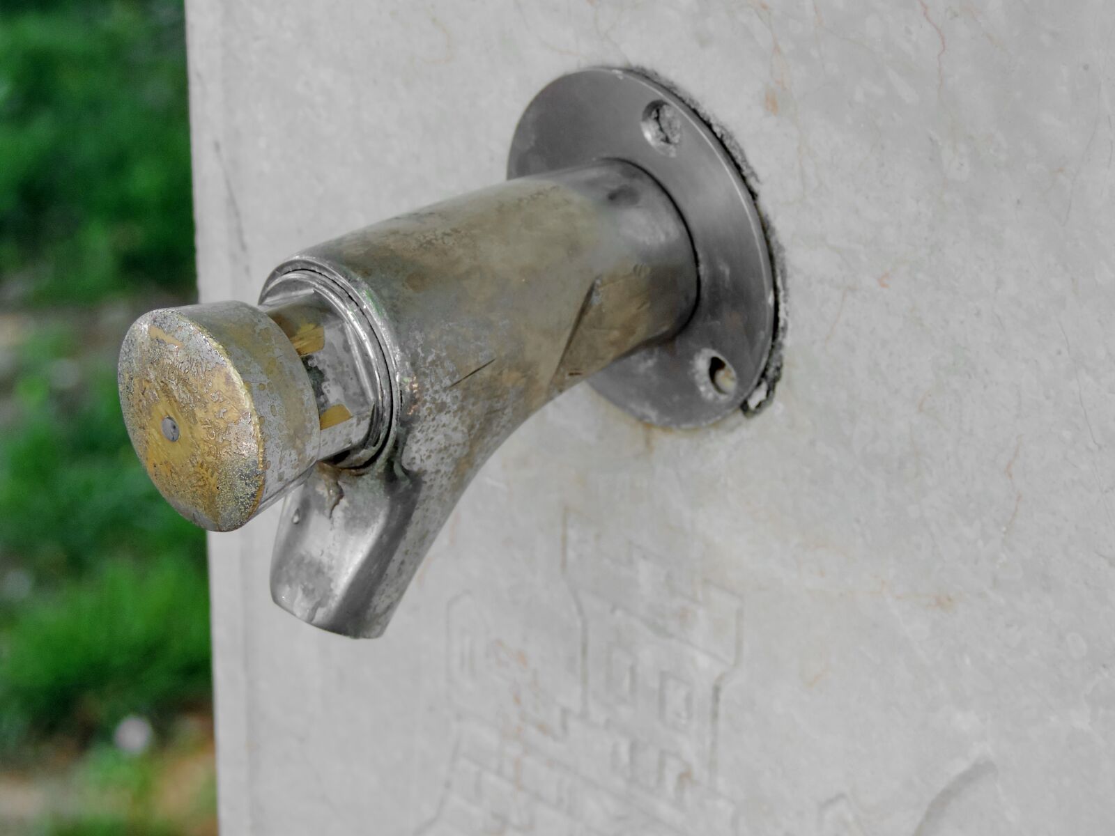Nikon Coolpix P520 sample photo. Faucet, plumbing, public, steel photography