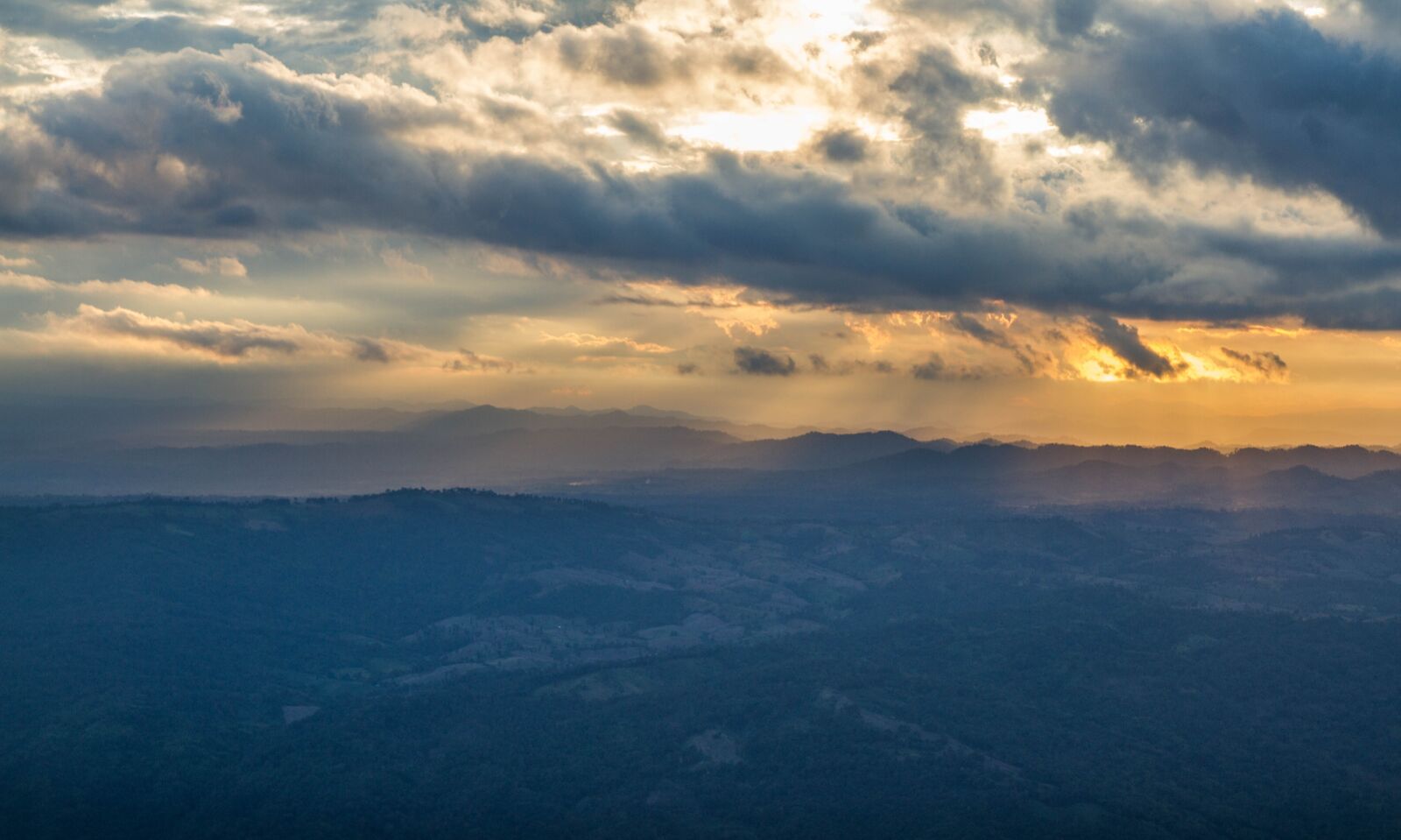 Canon EOS 7D sample photo. Mountains, fog, nature photography