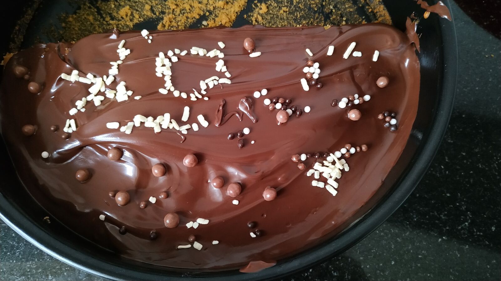 Xiaomi Redmi Note 6 Pro sample photo. Cake, chocolate, glacage photography