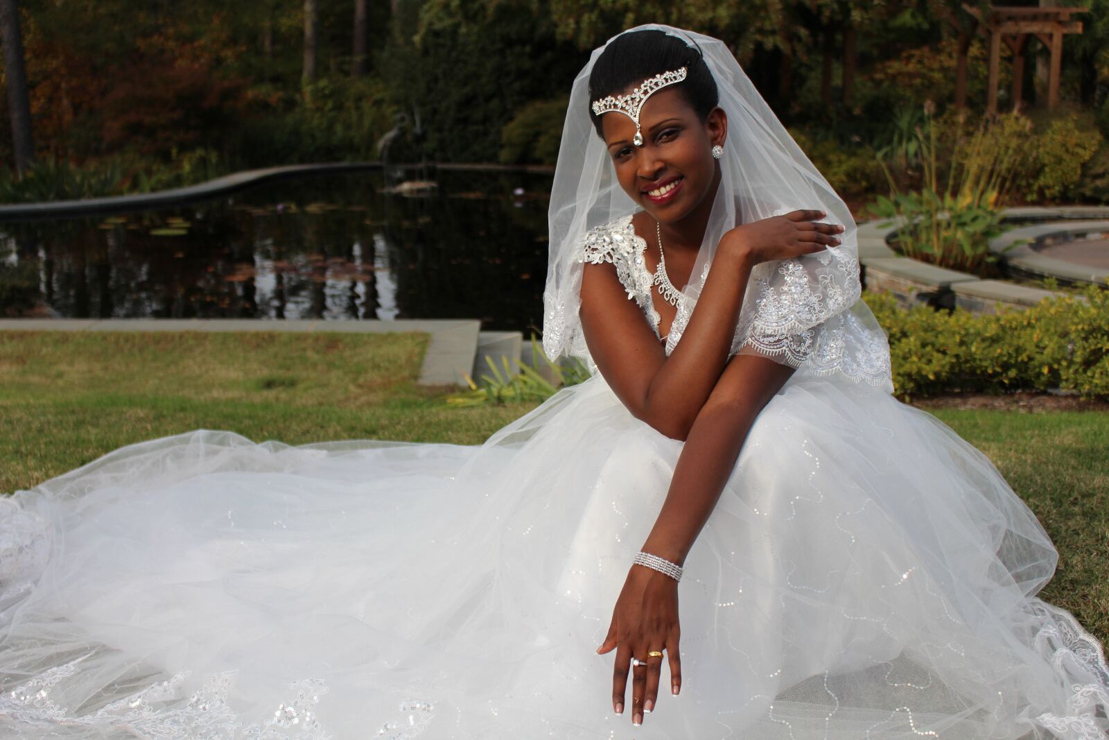 Canon EOS 700D (EOS Rebel T5i / EOS Kiss X7i) sample photo. Bride, wedding, wife photography