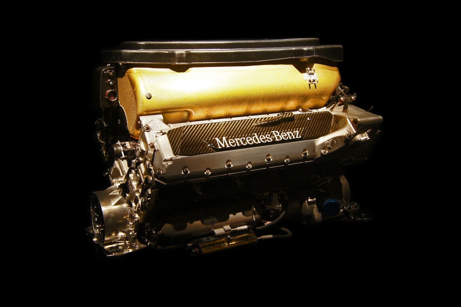 Sony SLT-A55 (SLT-A55V) sample photo. Mercedes engine, car engine photography