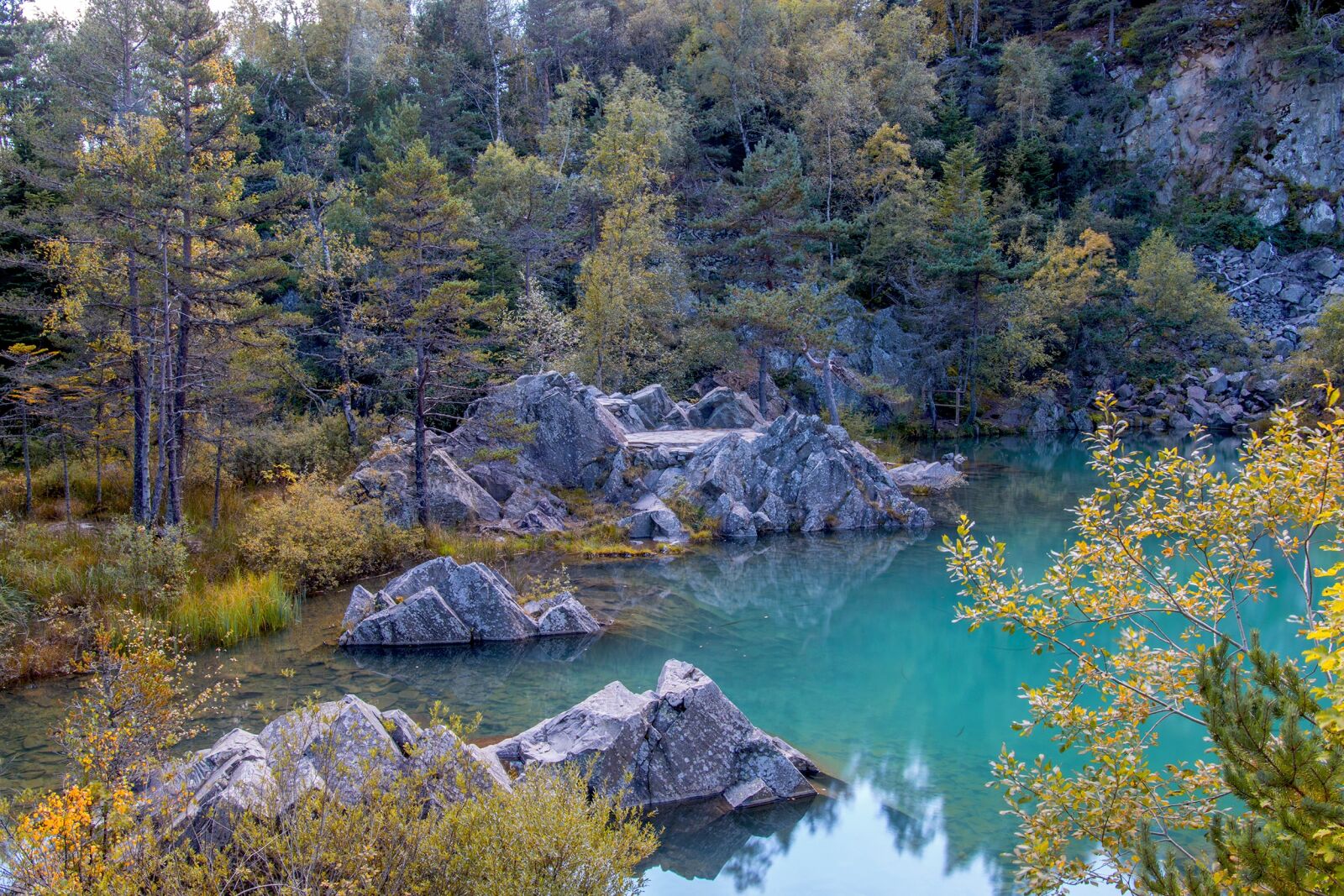 Canon EOS 70D sample photo. Lake, blue, high-loire photography