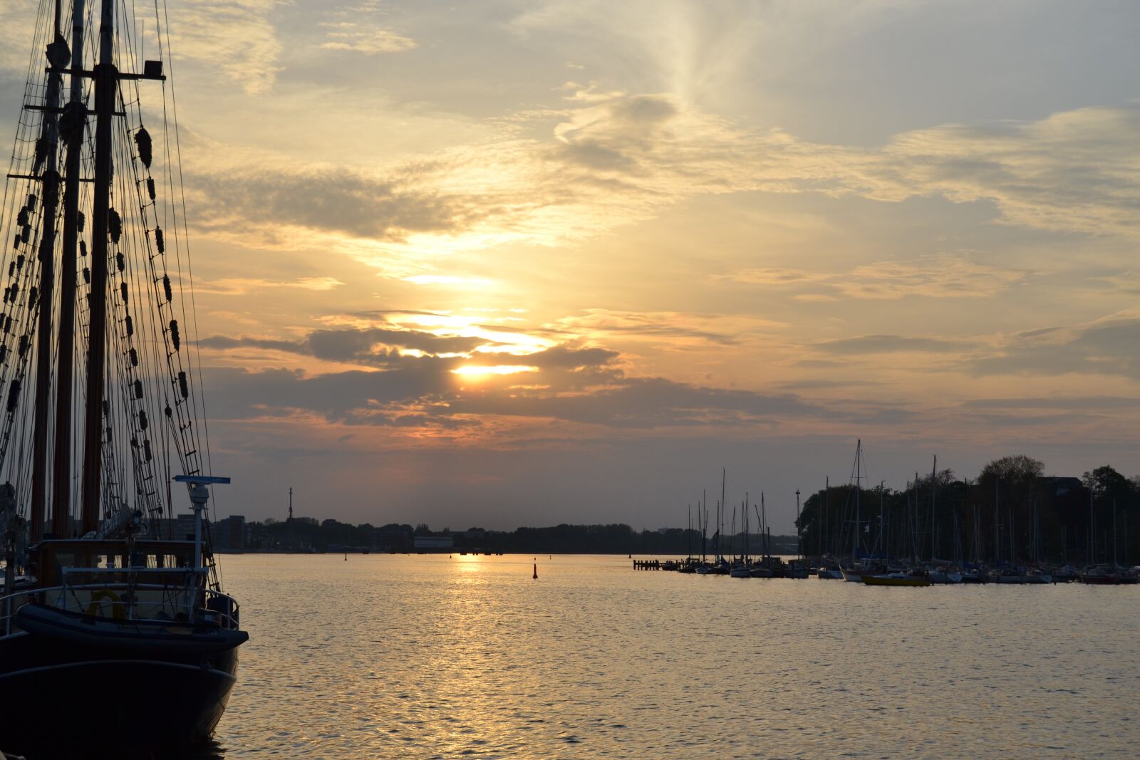 Nikon D3100 sample photo. Rostock, city harbor, hanseatic photography