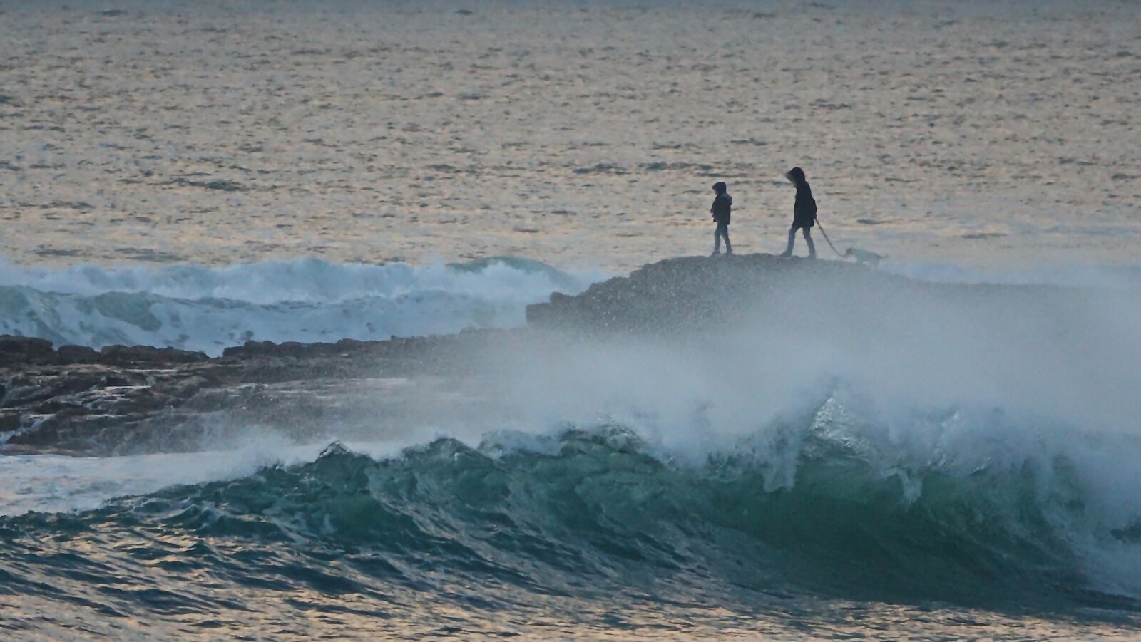 Sony Cyber-shot DSC-RX10 III sample photo. Atlantic ocean, rocky coast photography