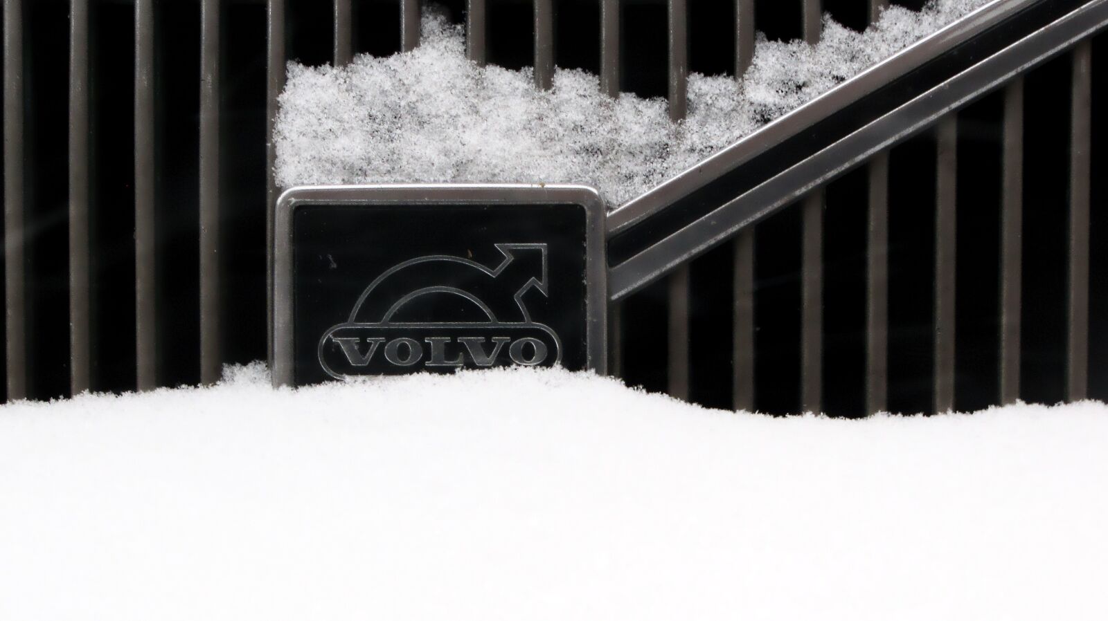 Canon PowerShot SX10 IS sample photo. Car, automotive, volvo photography