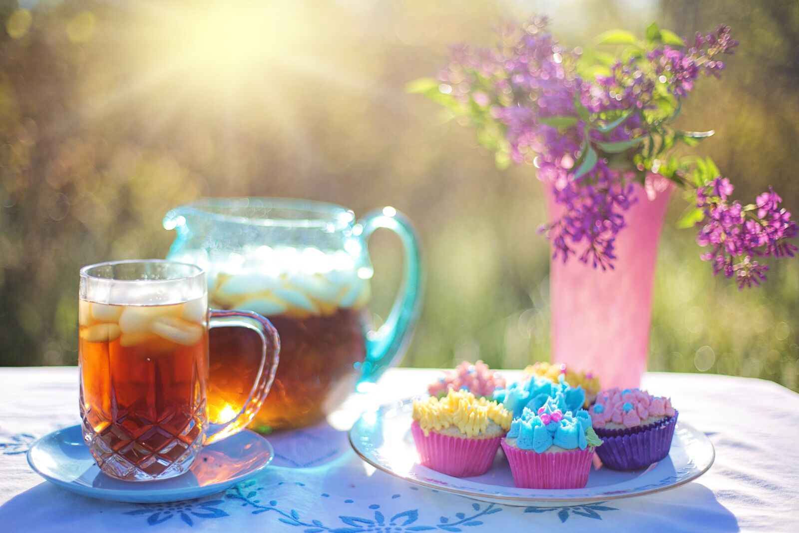 Canon EOS 5D Mark III sample photo. Iced tea, summer, cupcakes photography