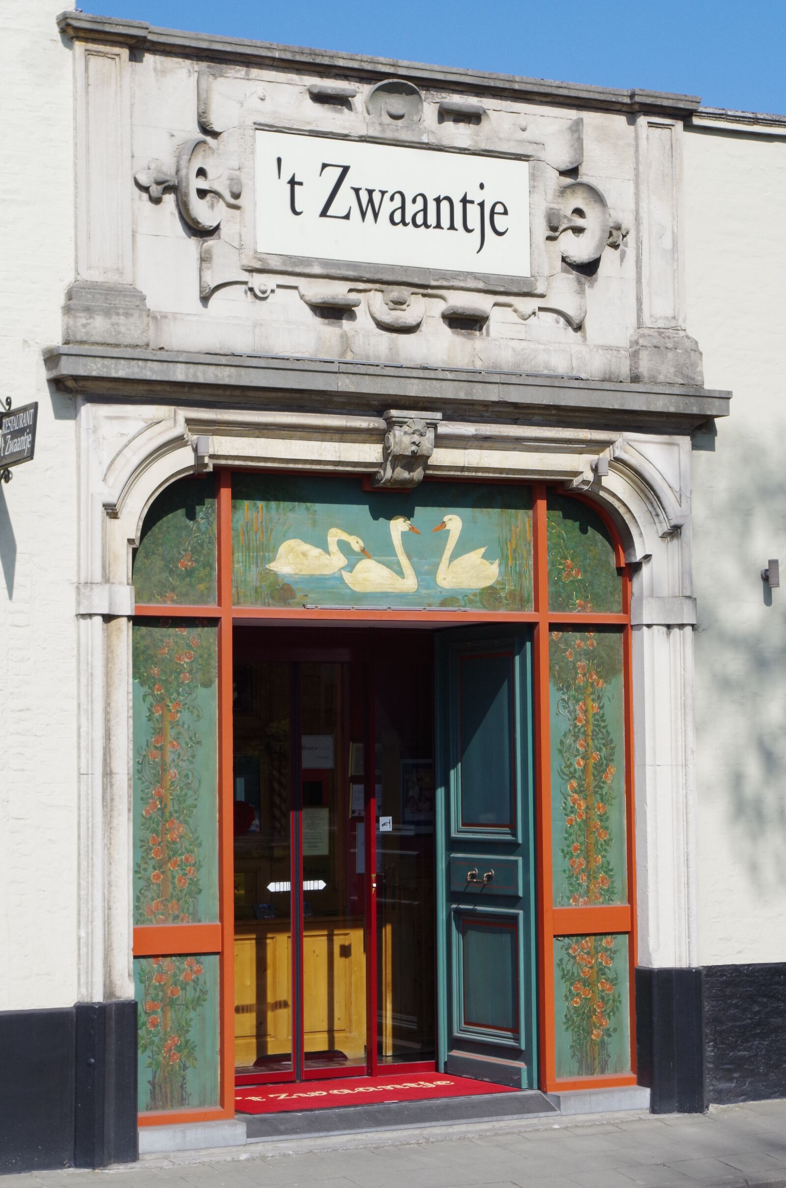 Pentax K-50 sample photo. Restaurant, bruges, swan photography
