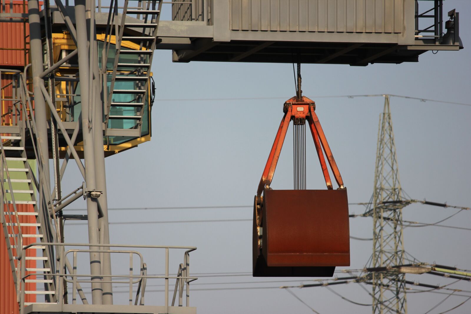 Canon EOS 550D (EOS Rebel T2i / EOS Kiss X4) sample photo. Industry, crane, spoon excavator photography