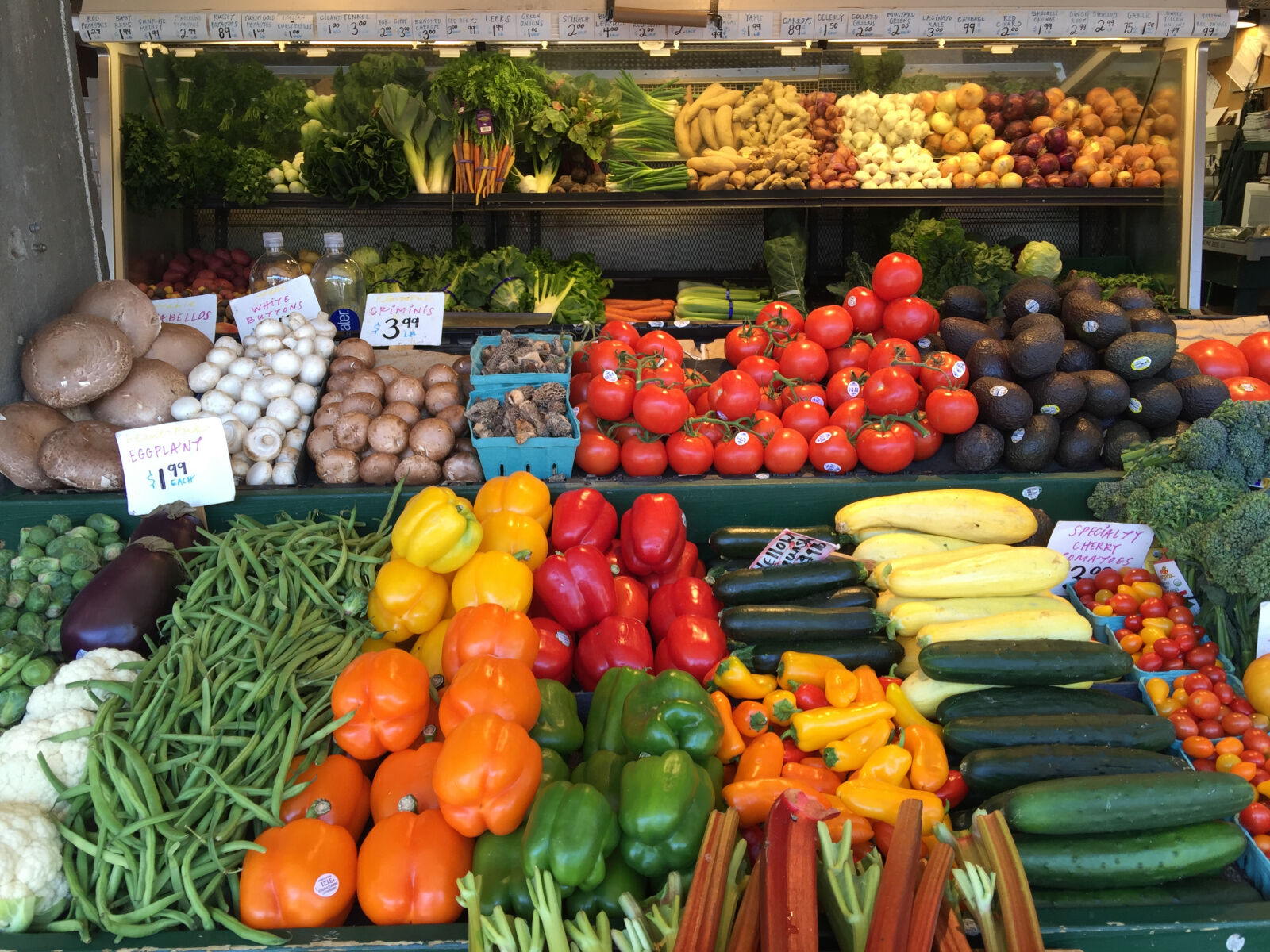 iPhone 6 Plus back camera 4.15mm f/2.2 sample photo. Farmers, market, fresh, produce photography
