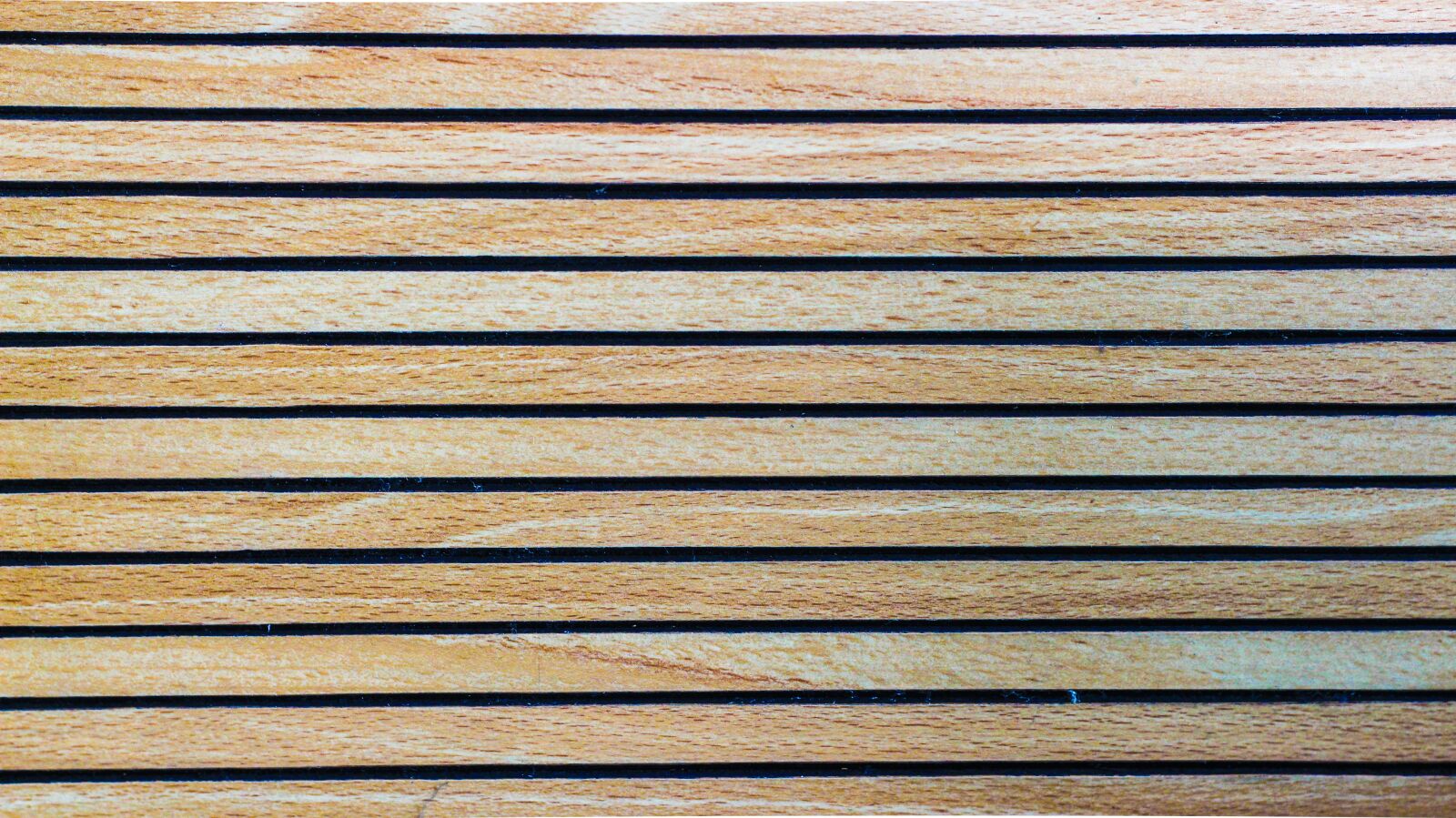 Canon EOS 700D (EOS Rebel T5i / EOS Kiss X7i) + Canon EF 50mm F1.8 II sample photo. Background, floor, wall photography