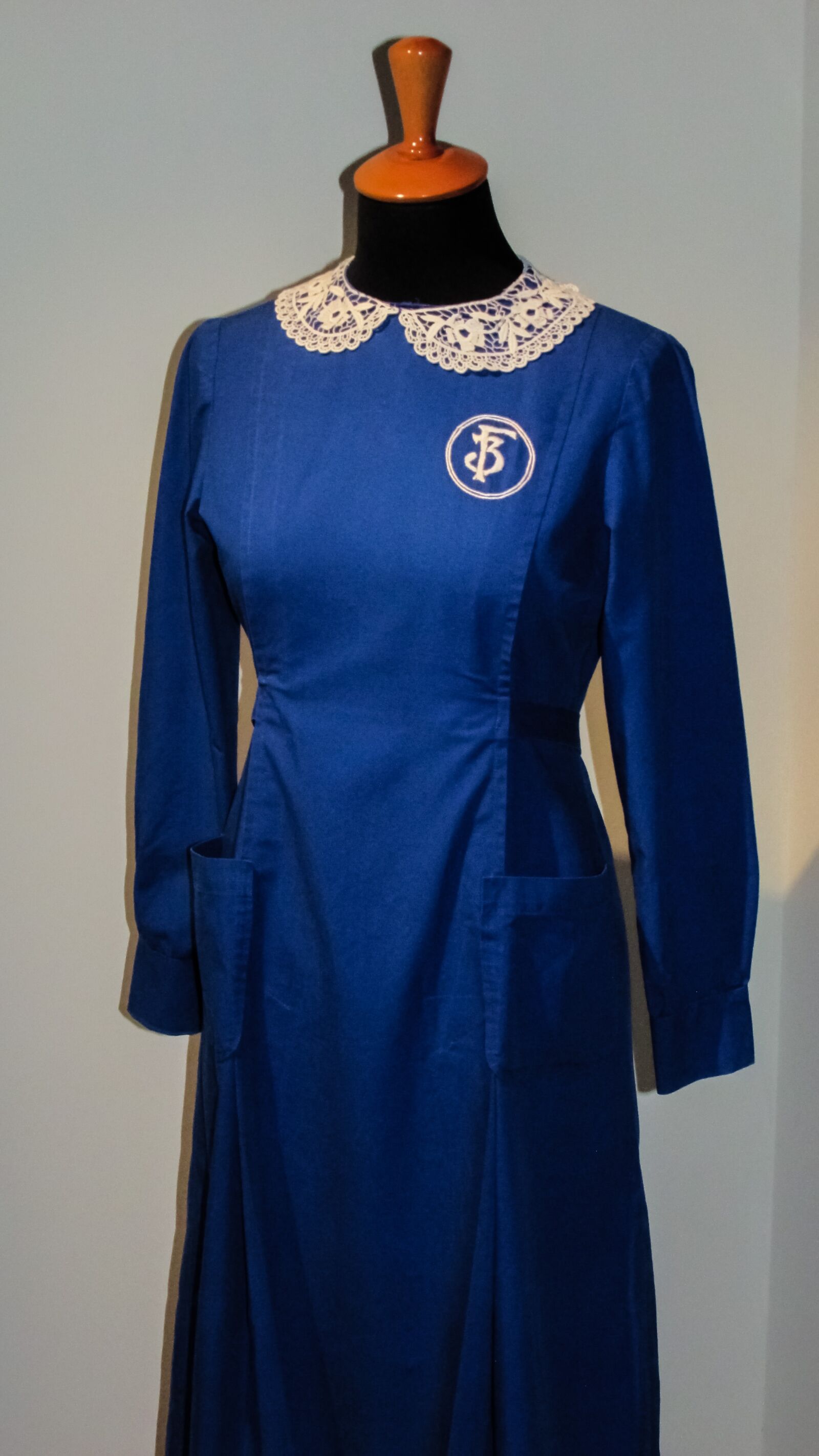 Canon PowerShot SX400 IS sample photo. School uniform, old, vintage photography