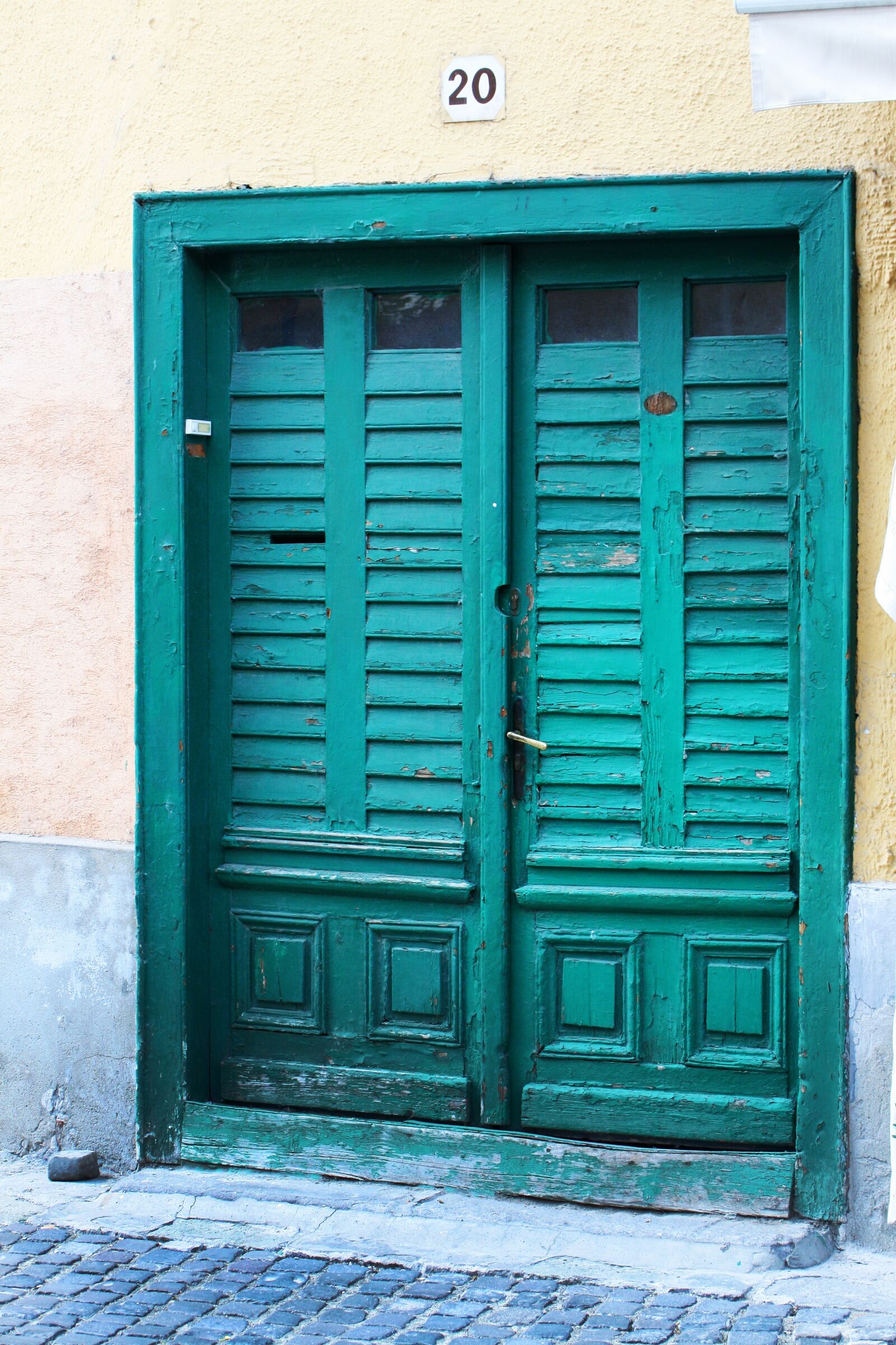Canon EOS 400D (EOS Digital Rebel XTi / EOS Kiss Digital X) sample photo. Door, gate, doors and photography