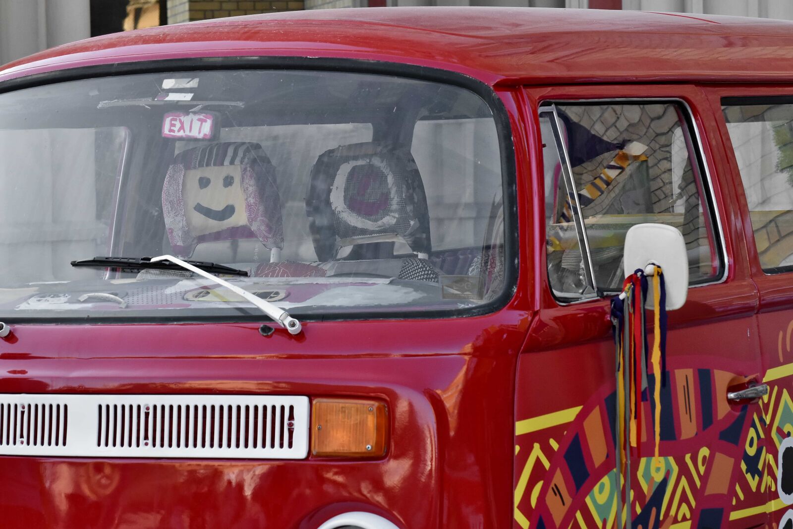 Nikon D5500 sample photo. Camper, colorful, nostalgia, windshield photography