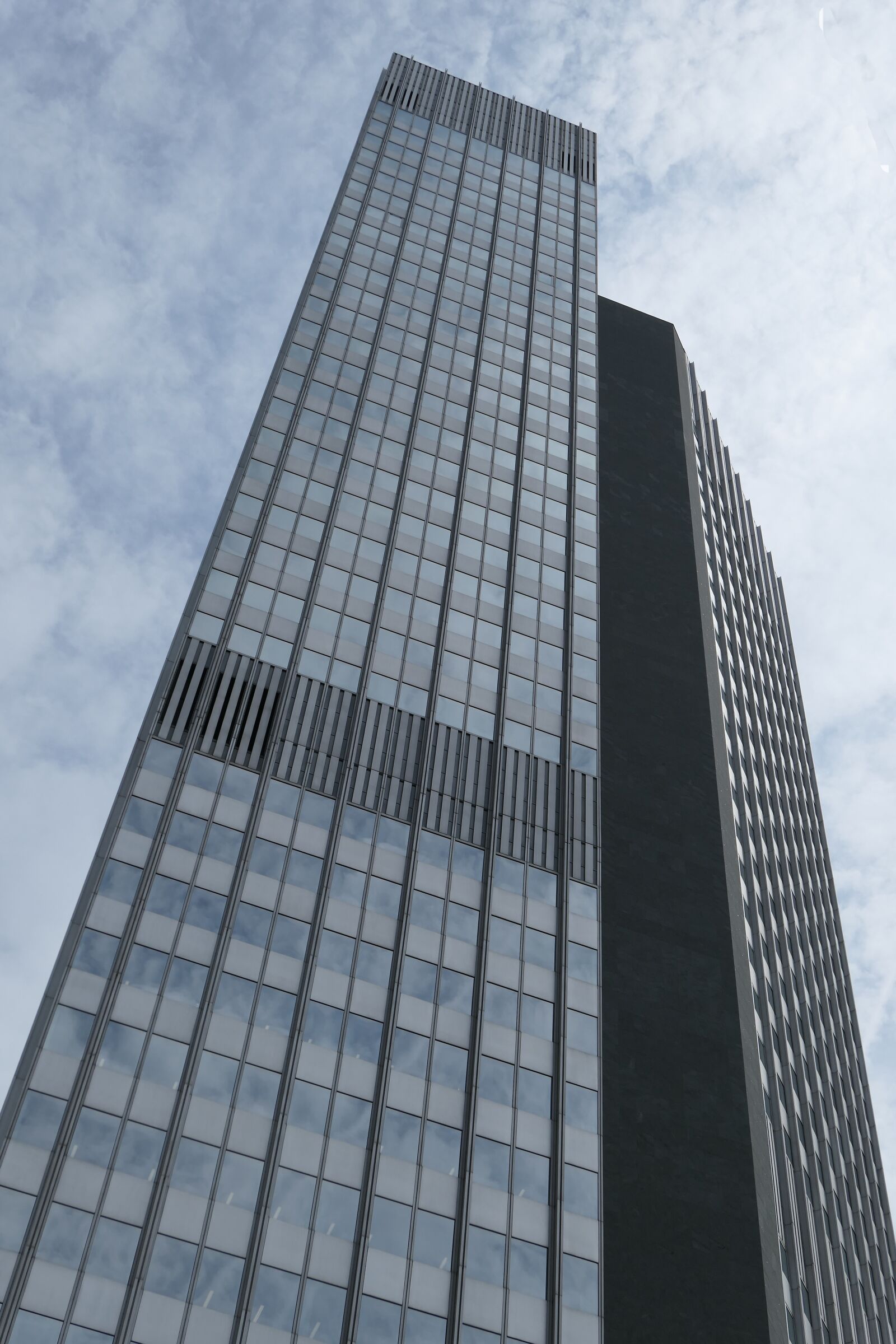 Panasonic Lumix DMC-LX10 (Lumix DMC-LX15) sample photo. Frankfurt, frankfurt main, skyscraper photography
