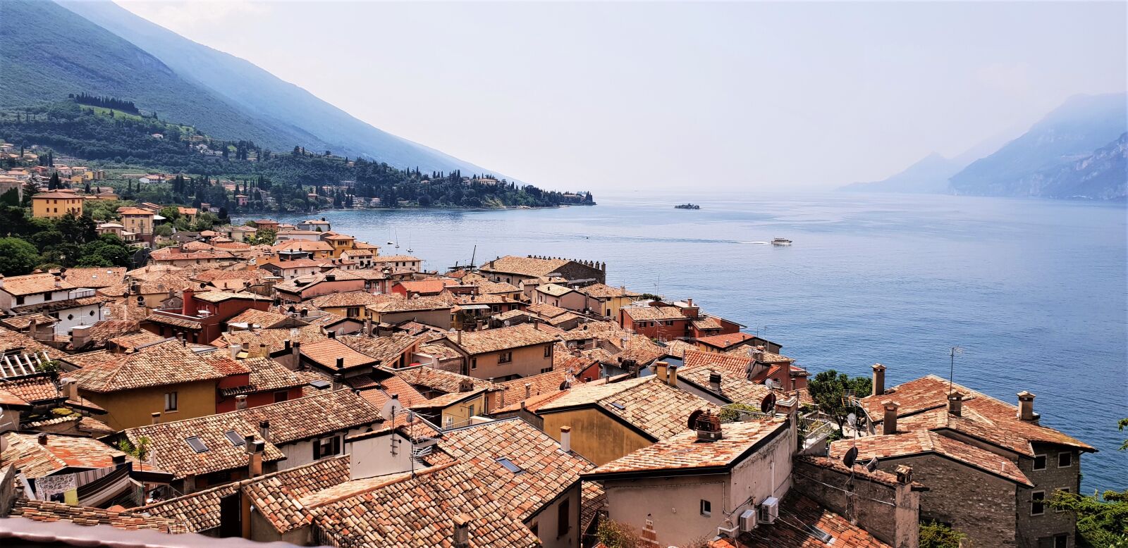 Samsung Galaxy S9 sample photo. Malcesine, house houses, italy photography