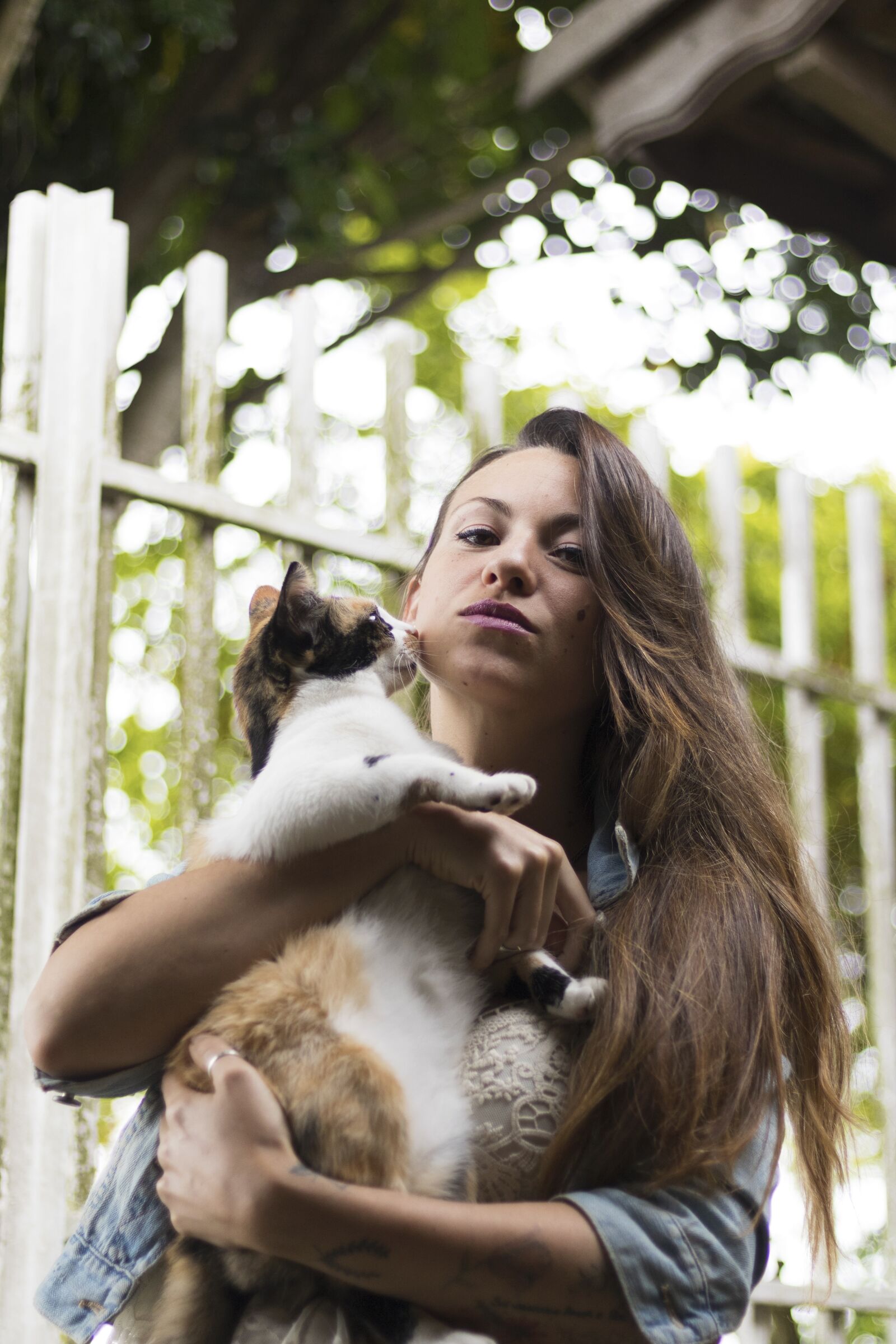 Canon EOS 750D (EOS Rebel T6i / EOS Kiss X8i) + Canon EF 50mm F1.8 STM sample photo. Woman, cat, female photography