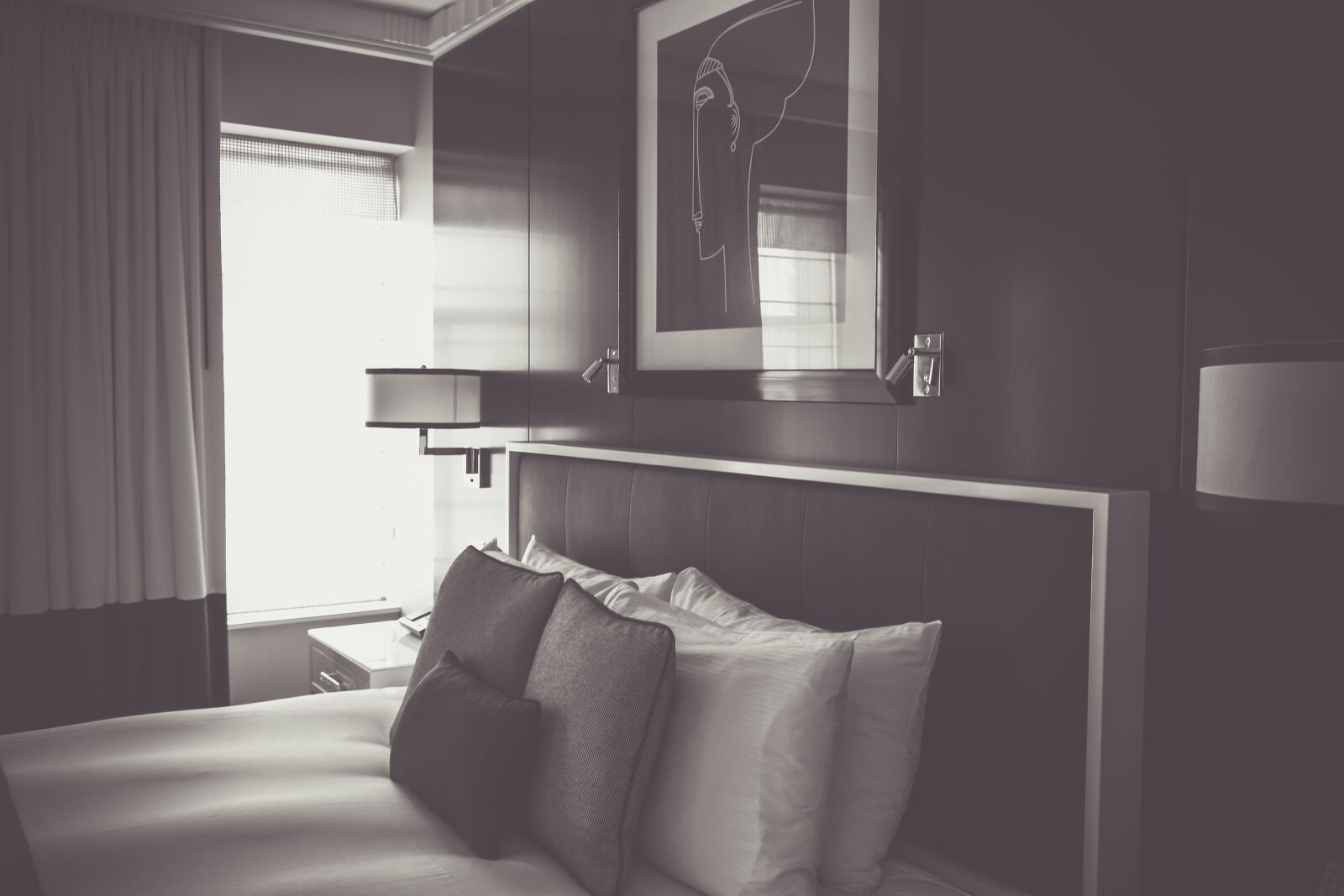 Canon EOS 750D (EOS Rebel T6i / EOS Kiss X8i) sample photo. Hotel, room, bed photography