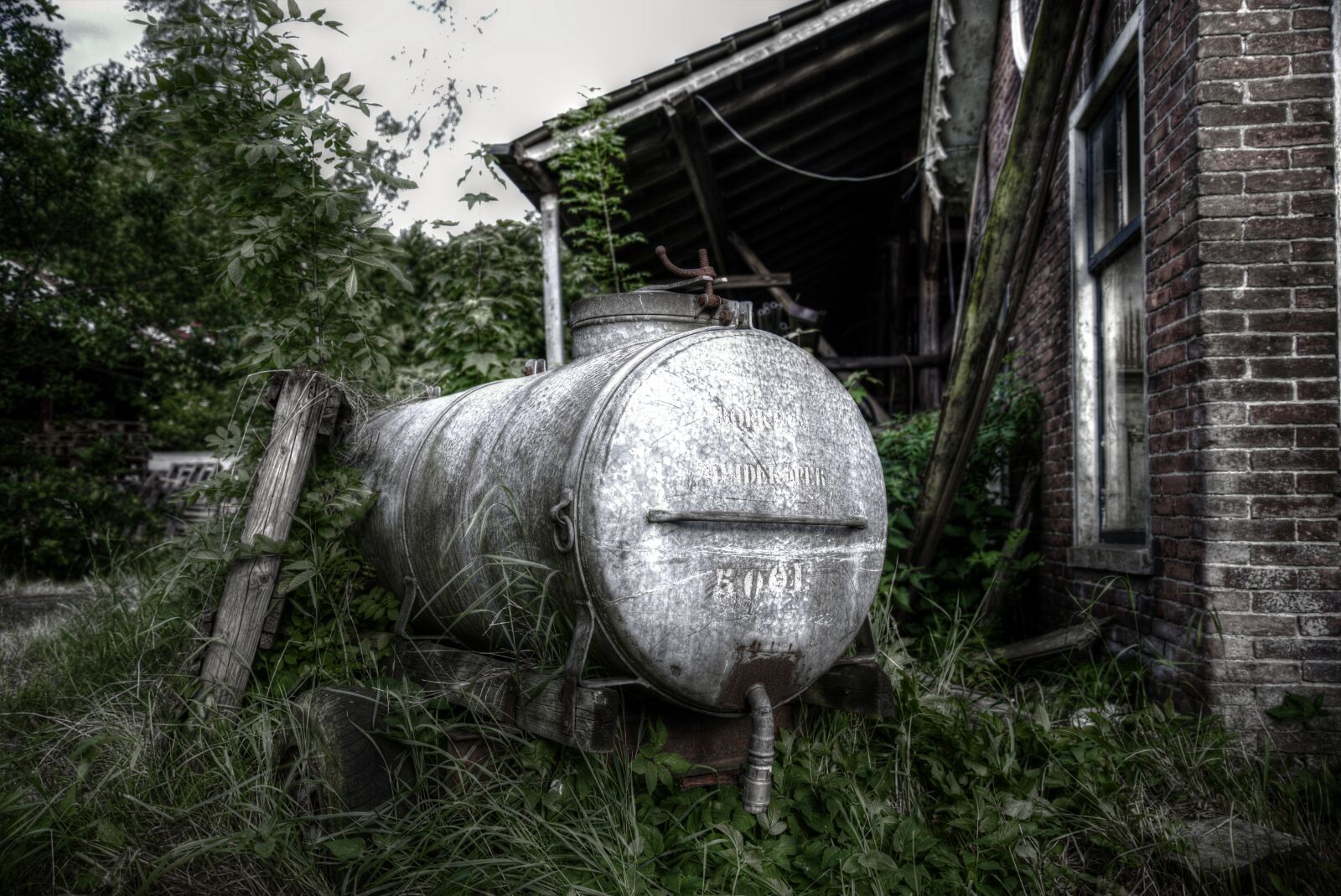 Nikon D600 sample photo. Slurry, liquid manure, countryside photography
