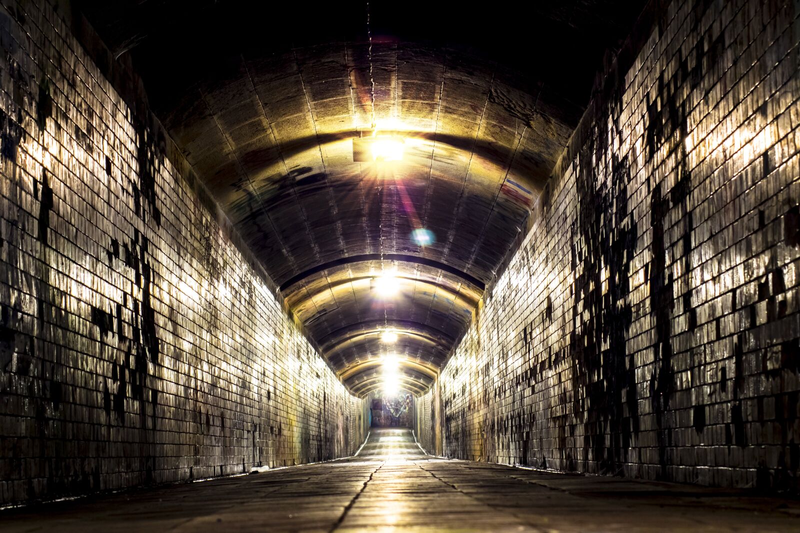Tamron AF 70-300mm F4-5.6 Di LD Macro sample photo. Tunnel, underpass, light photography