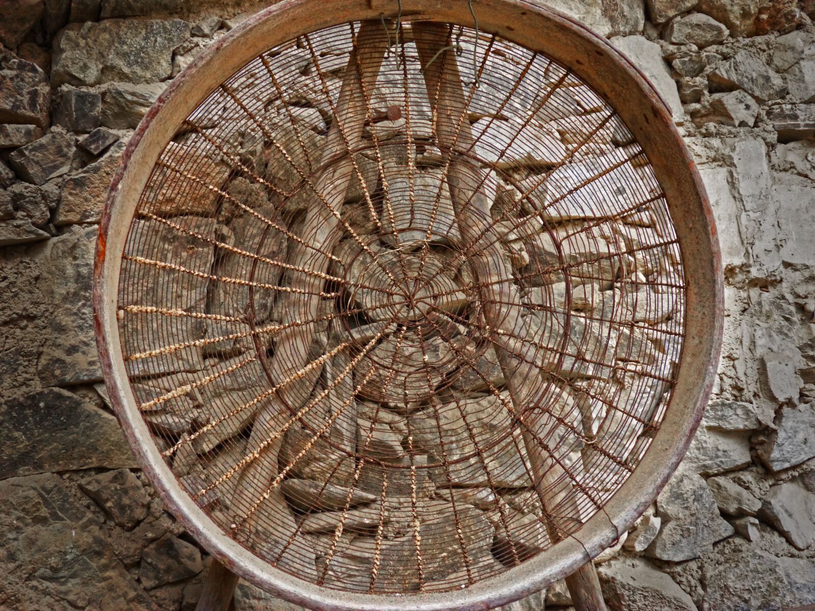 Panasonic DMC-FZ62 sample photo. Sieve, old, wood photography