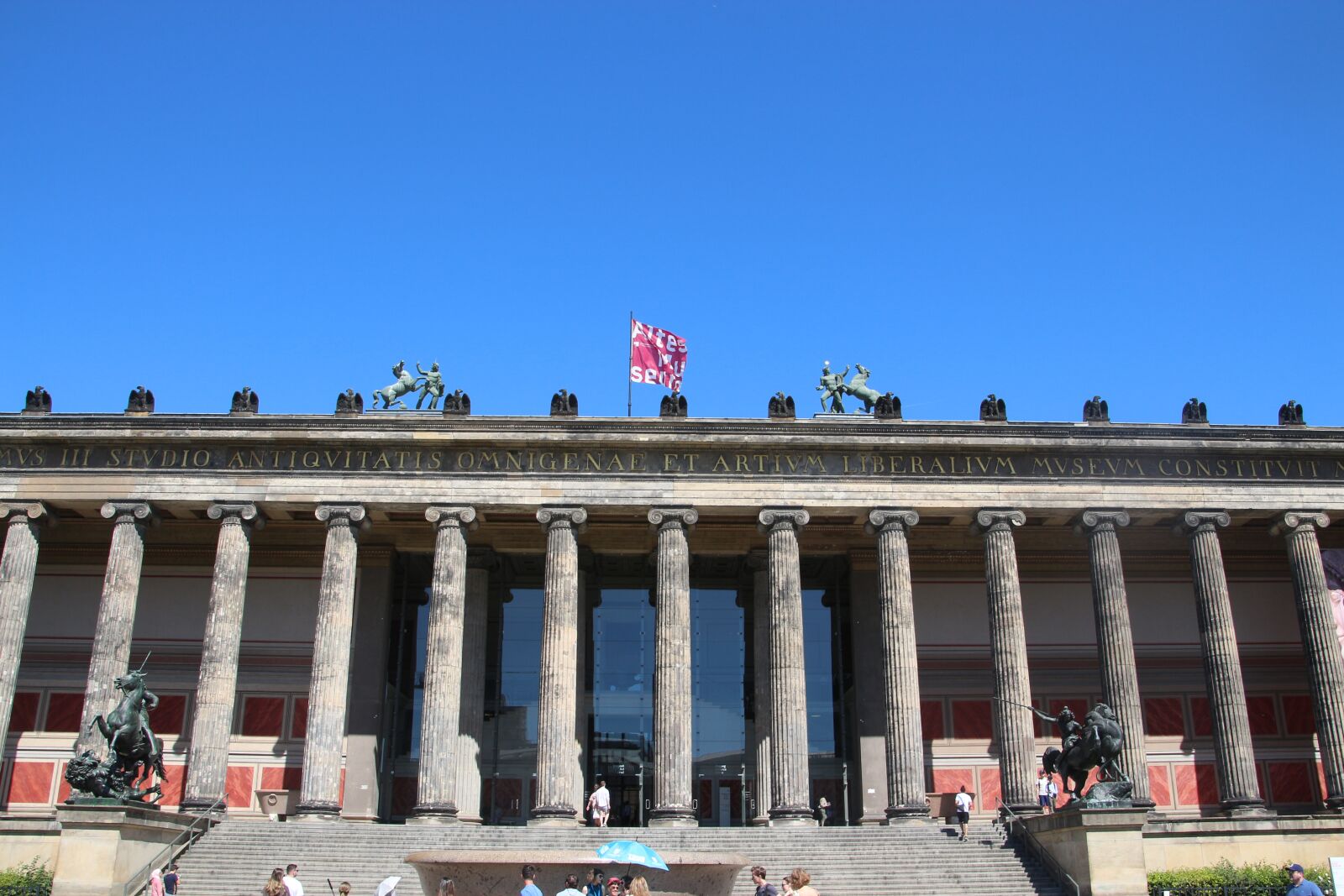 Canon EOS 650D (EOS Rebel T4i / EOS Kiss X6i) sample photo. Berlin, museum, germany photography
