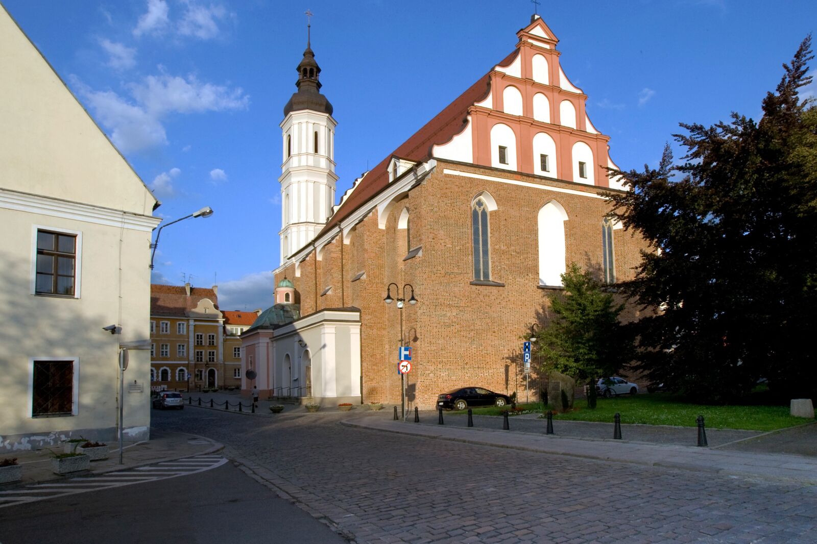 Canon EOS 400D (EOS Digital Rebel XTi / EOS Kiss Digital X) sample photo. Opole, silesia, church photography